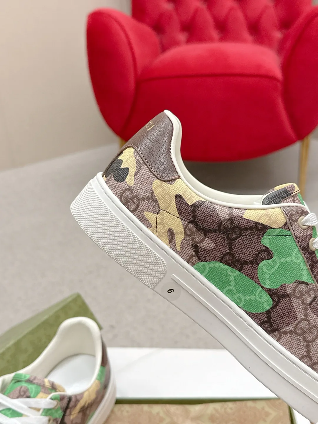 Women's Sneakers GUCCI 17620477