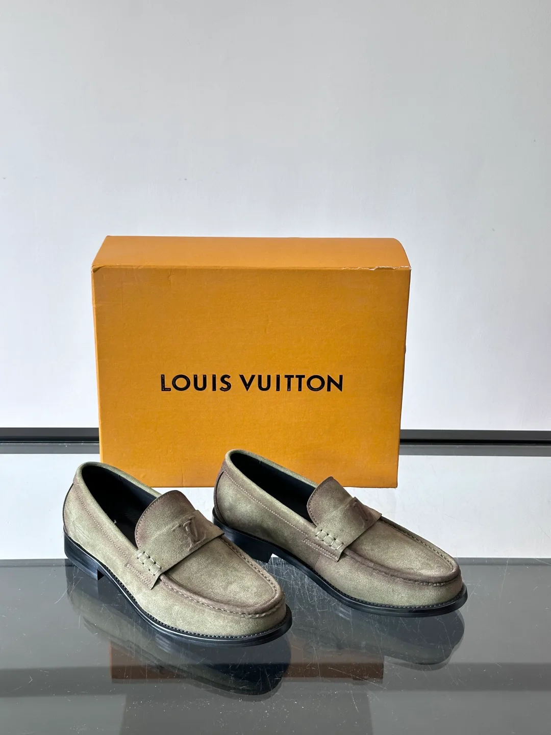 Men's Loafers And Dress Shoes LOUIS VUITTON 18101962