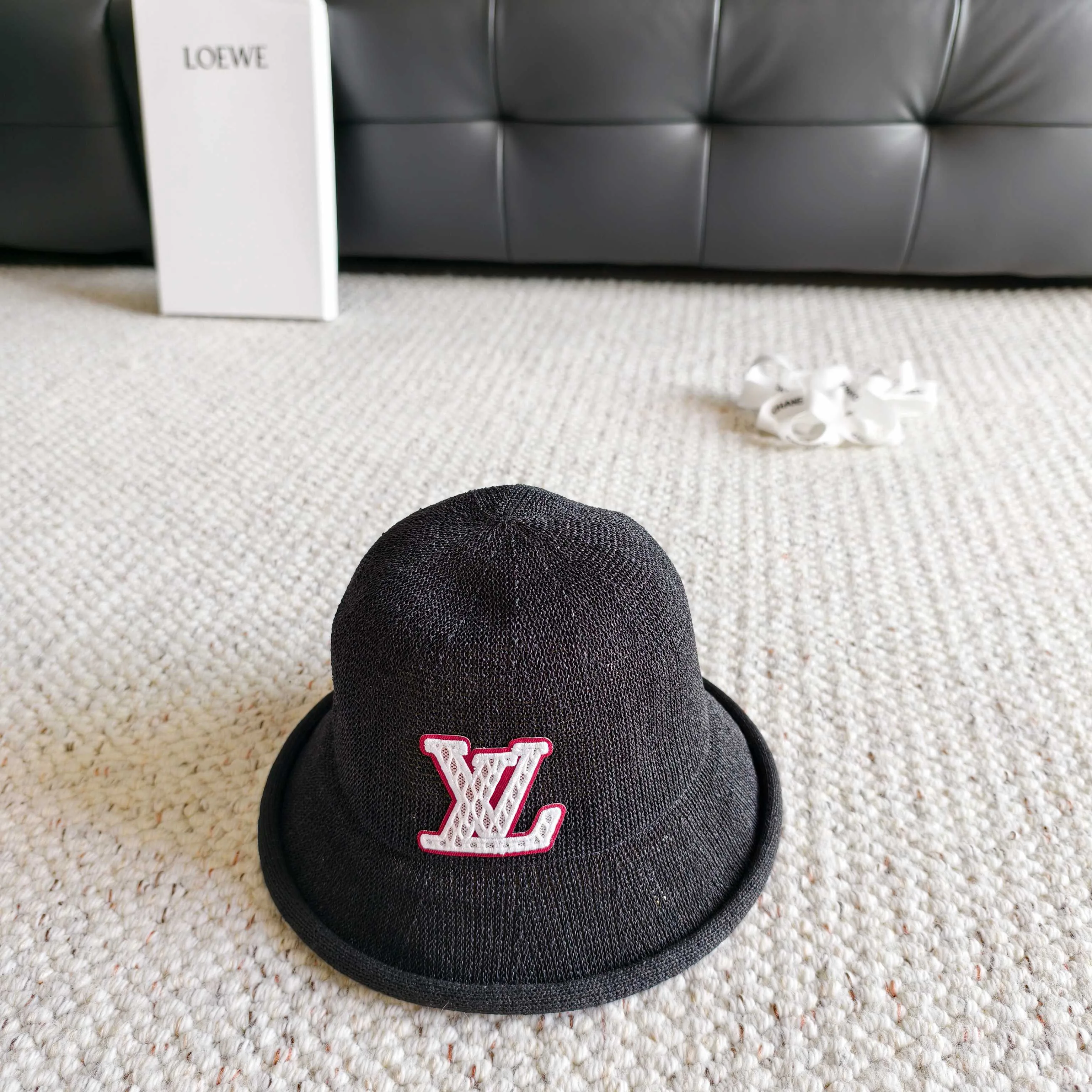 Hats LOUIS VUITTON 17498310