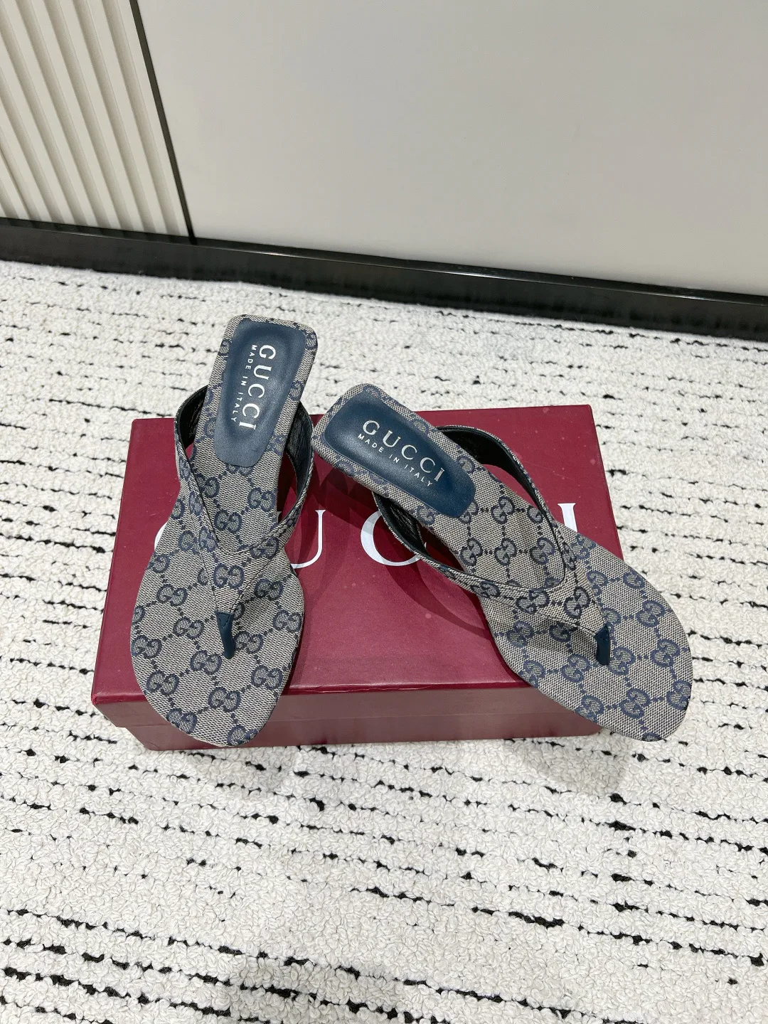 Women's Flip-Flops GUCCI 17637840