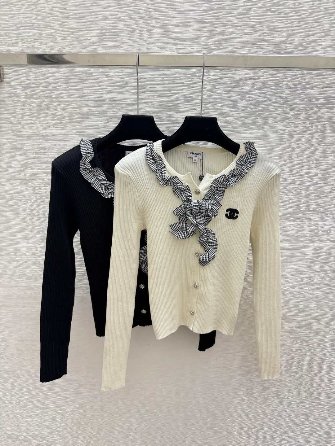 Women's Jumpers And Sweaters CHANEL 18016377