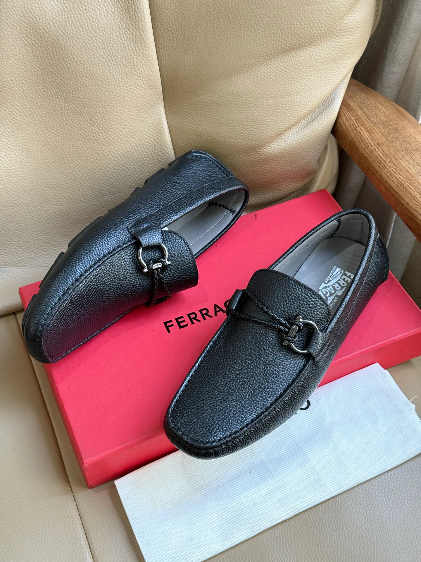 Men's Loafers And Dress Shoes SALVATORE FERRAGAMO 18117108