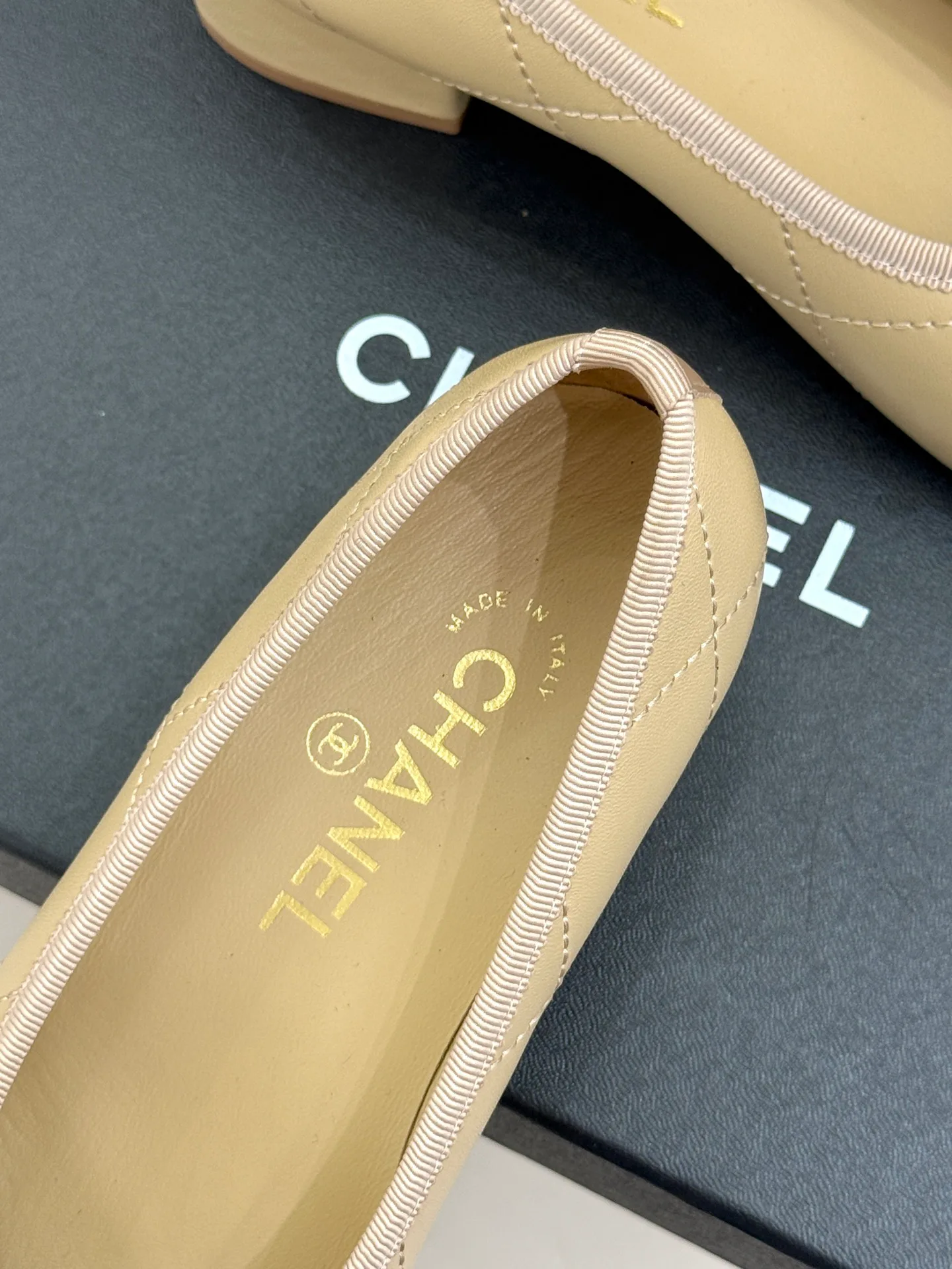 Women's Ballet Flats CHANEL 17303673