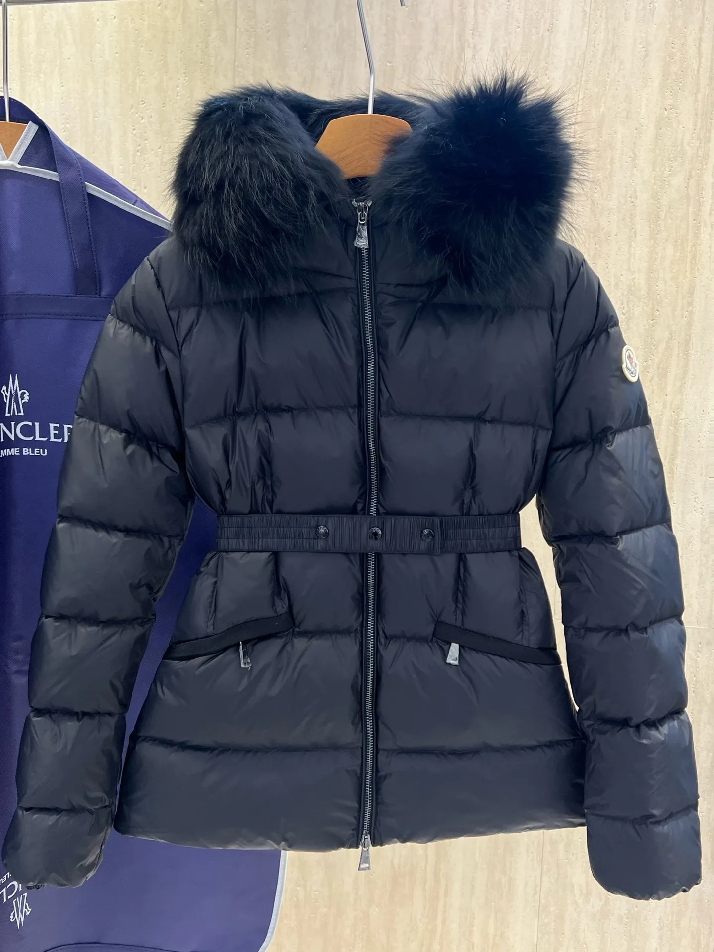 Men's Jackets And Down Jackets MONCLER 18434529