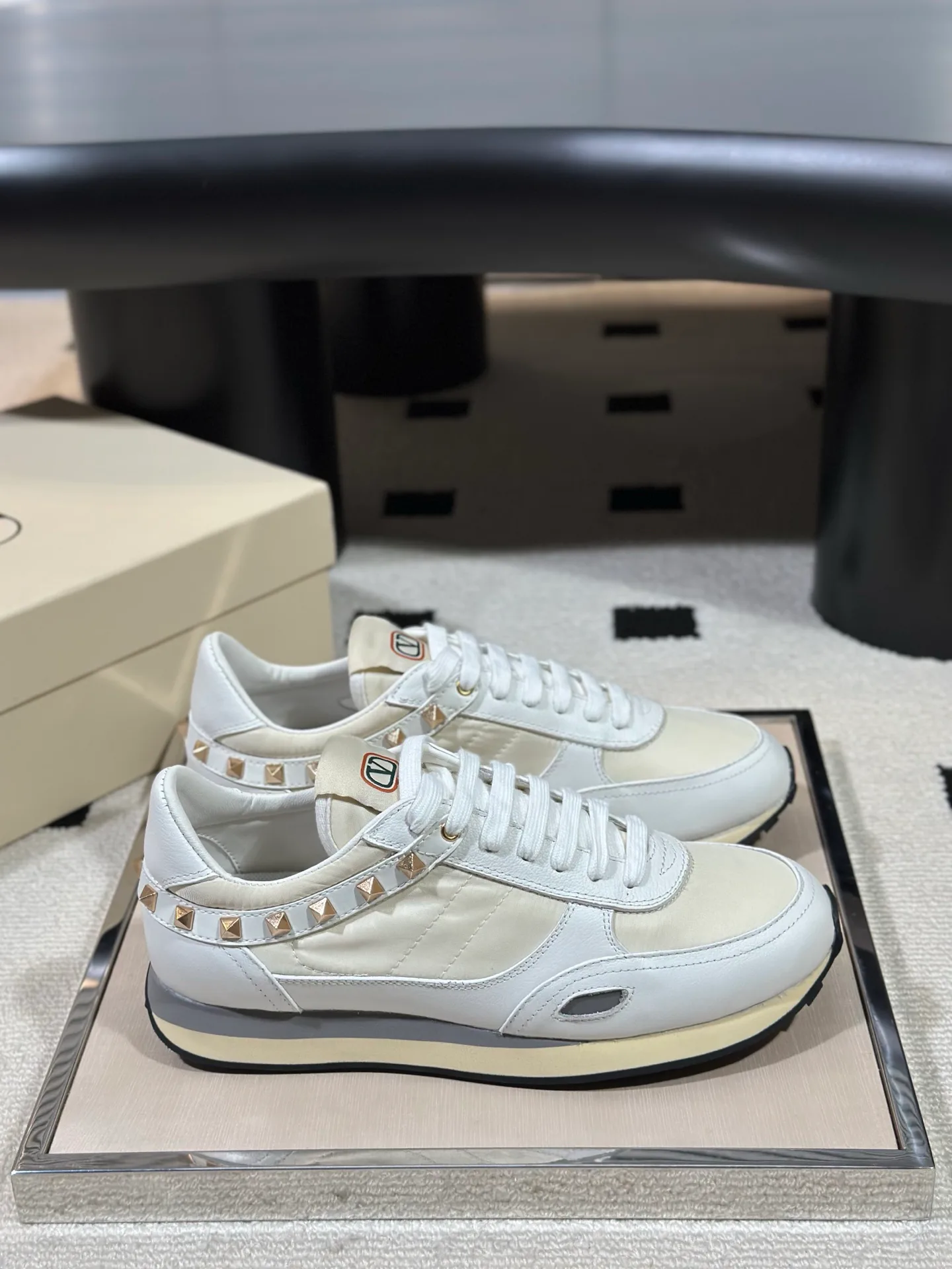 Men's Sneakers VALENTINO 17978704