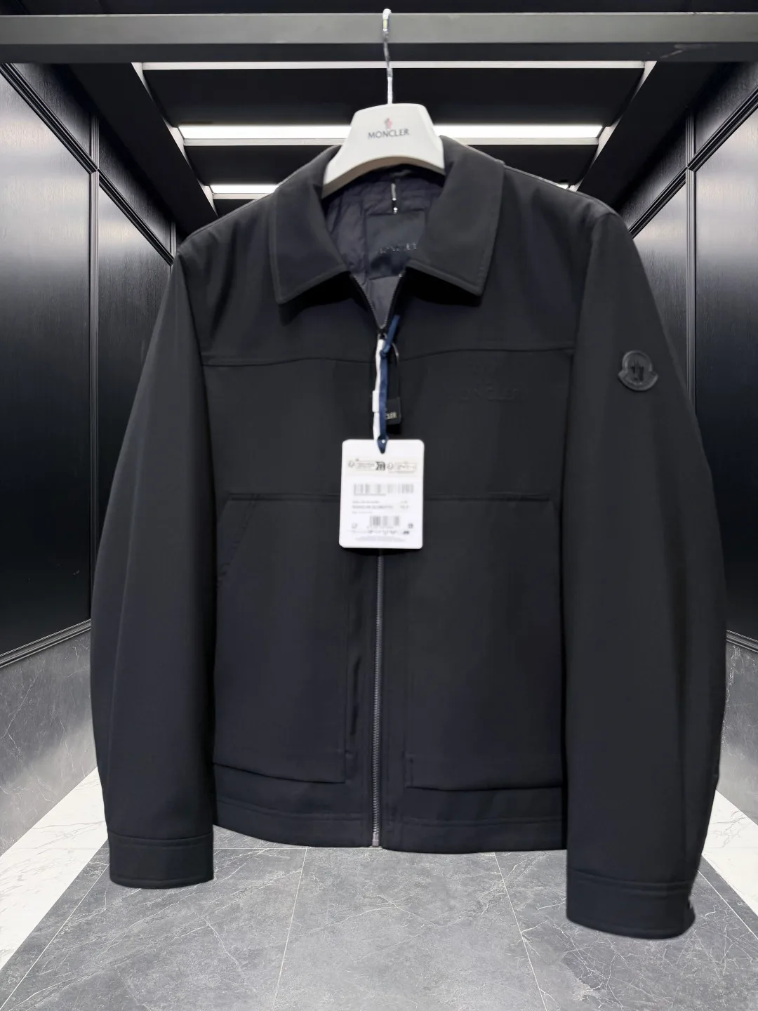 Куртки И Пуховики Мужские Moncler 18596188