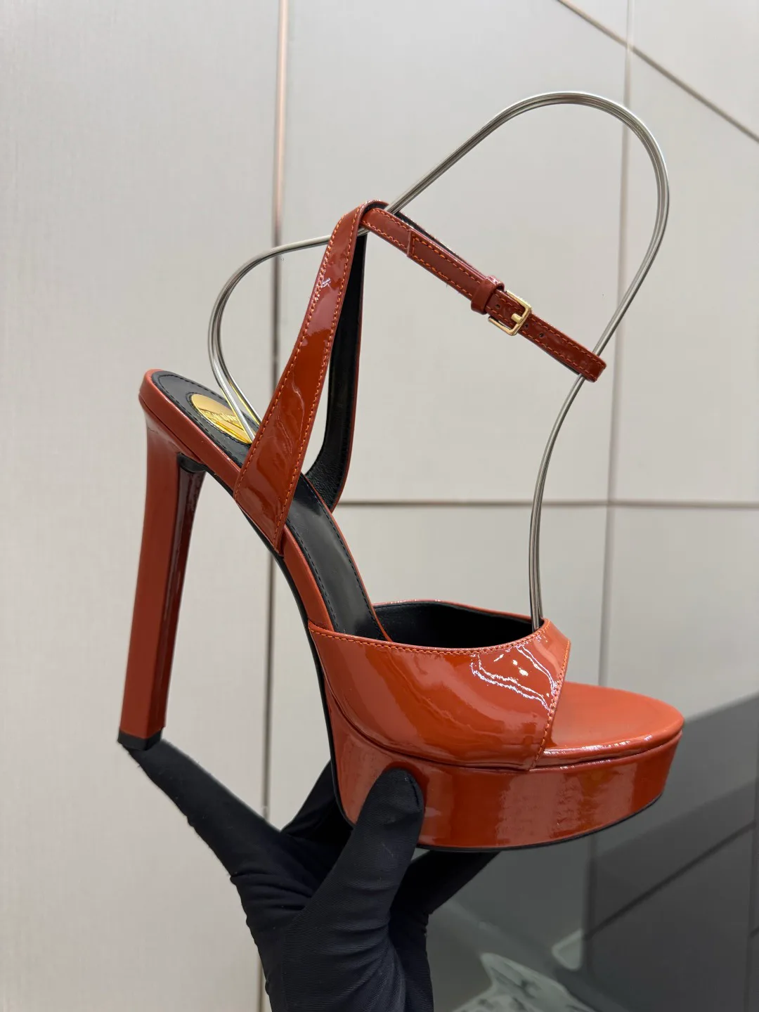 Women's Open-Toe Sandals SAINT LAURENT 18049018