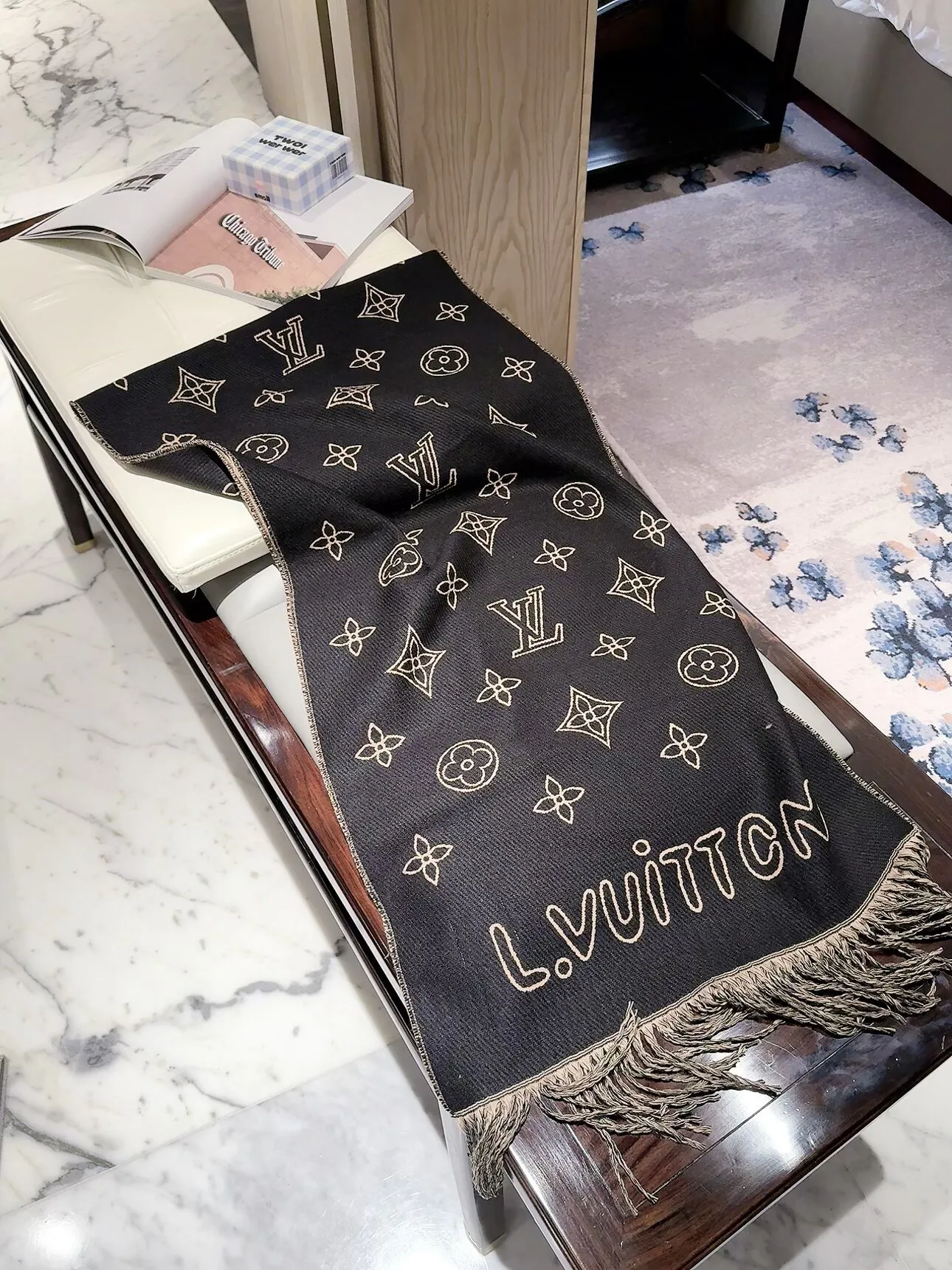 Scarves LOUIS VUITTON 18377557