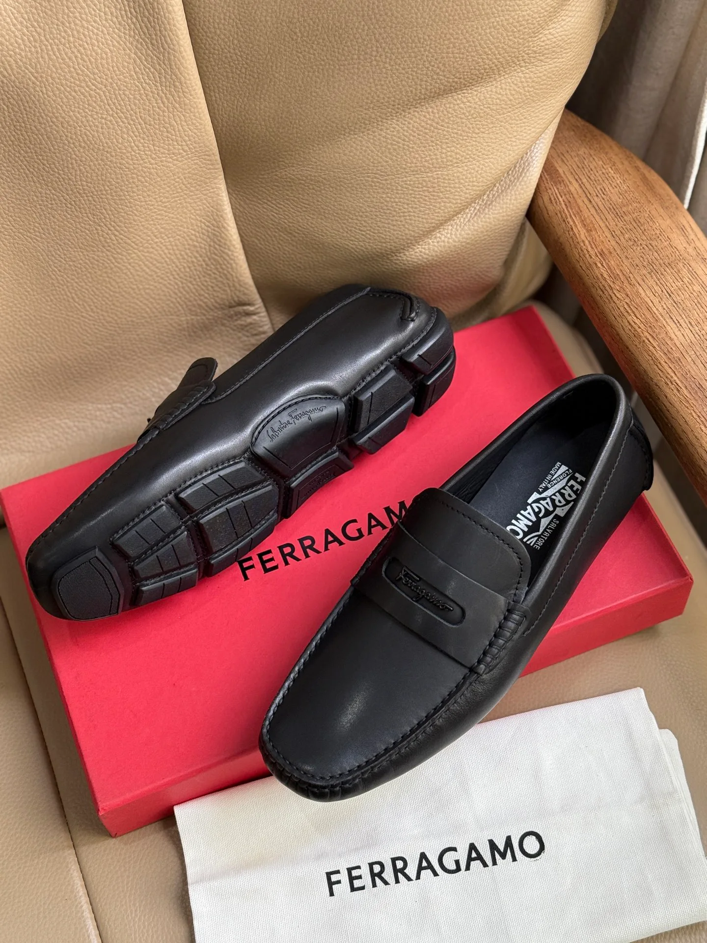 Men's Loafers And Dress Shoes SALVATORE FERRAGAMO 18117118