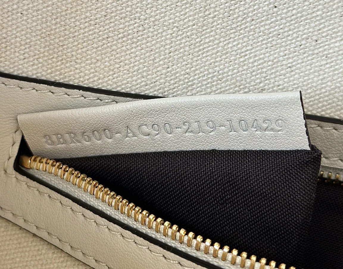 Women's Classic Handbags FENDI 18116179