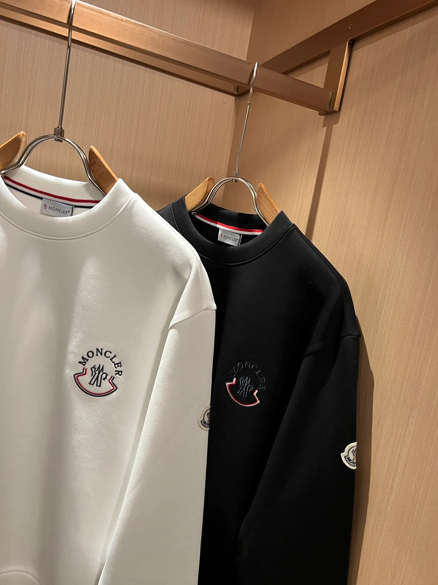 Men's Sweatshirts And Hoodies MONCLER 18519617