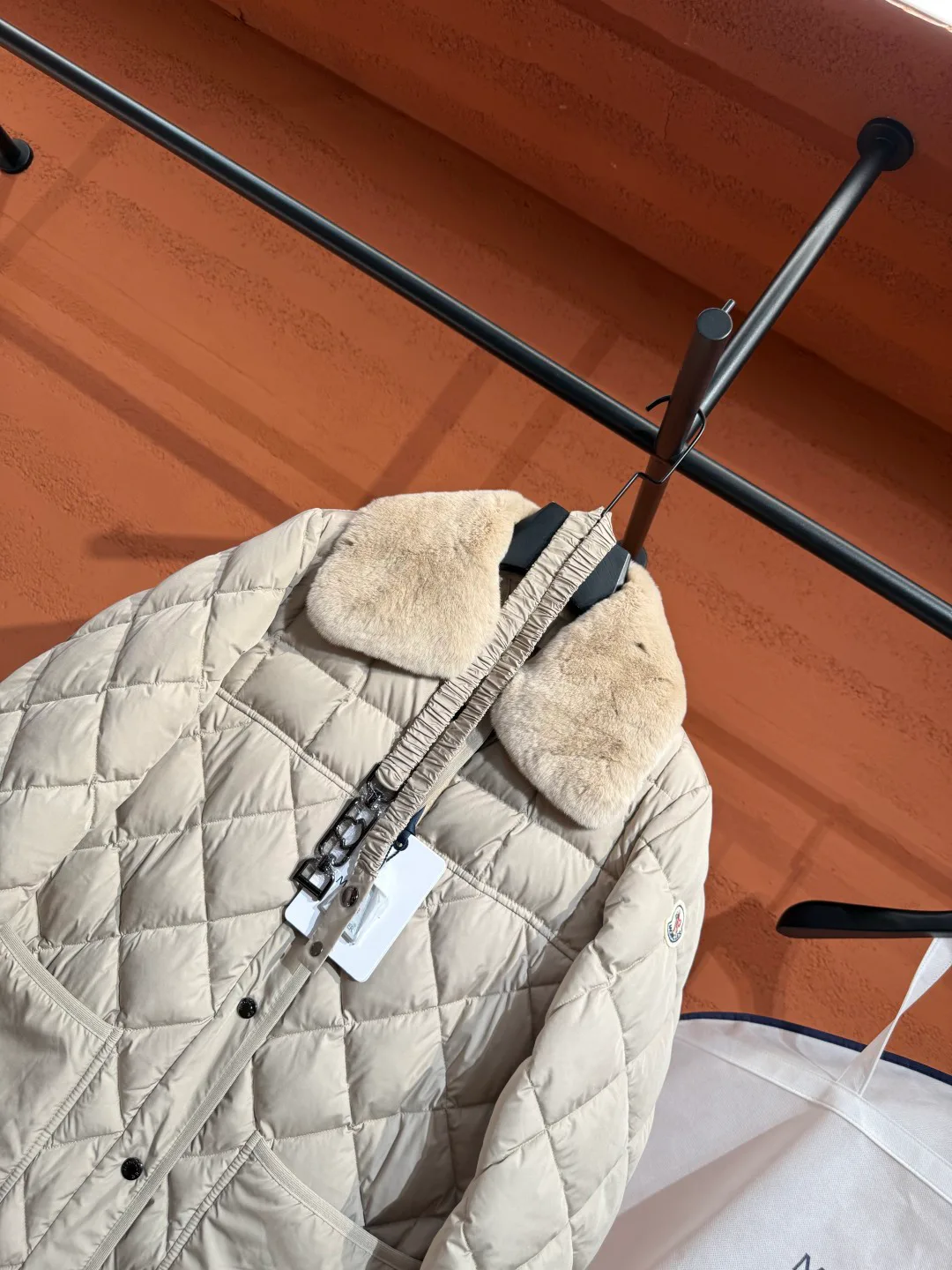 Women's Jackets And Down Jackets MONCLER 18387756