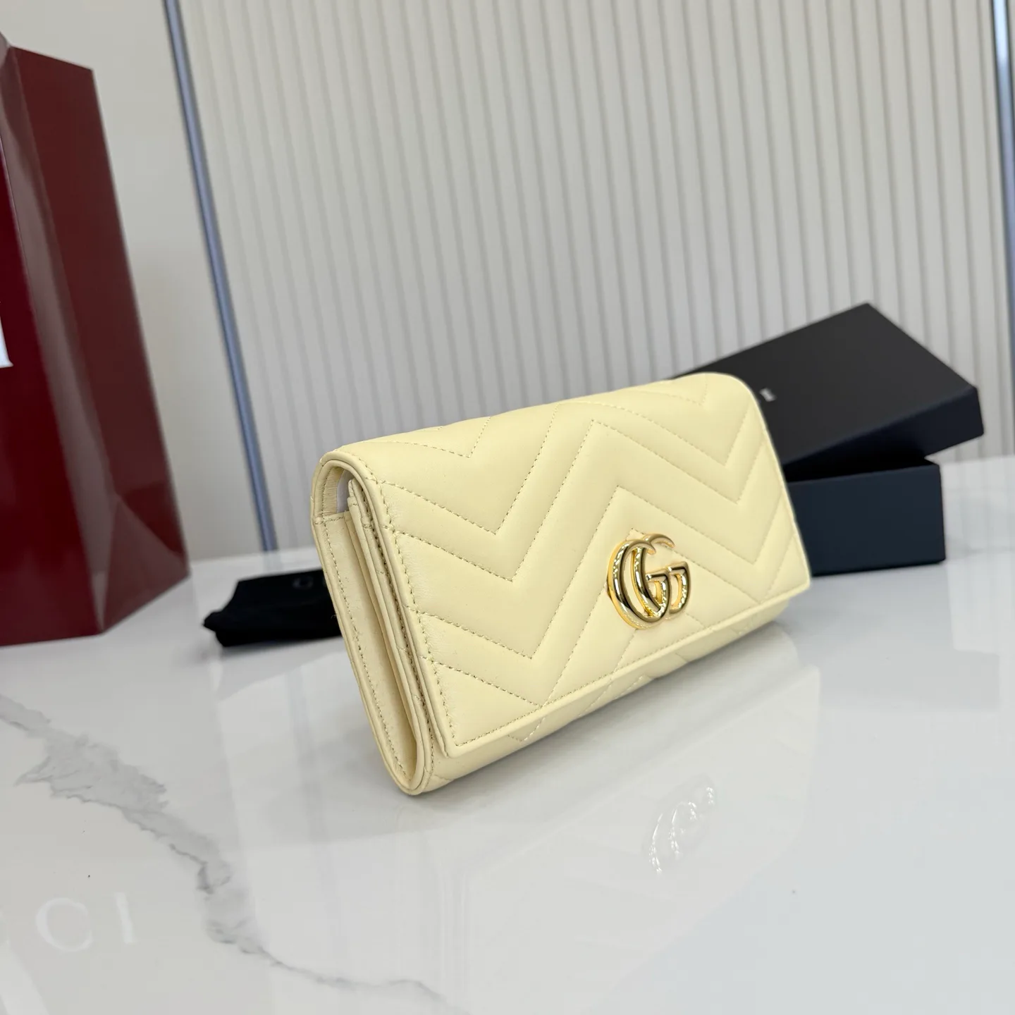 Women's Clutches GUCCI 17948231
