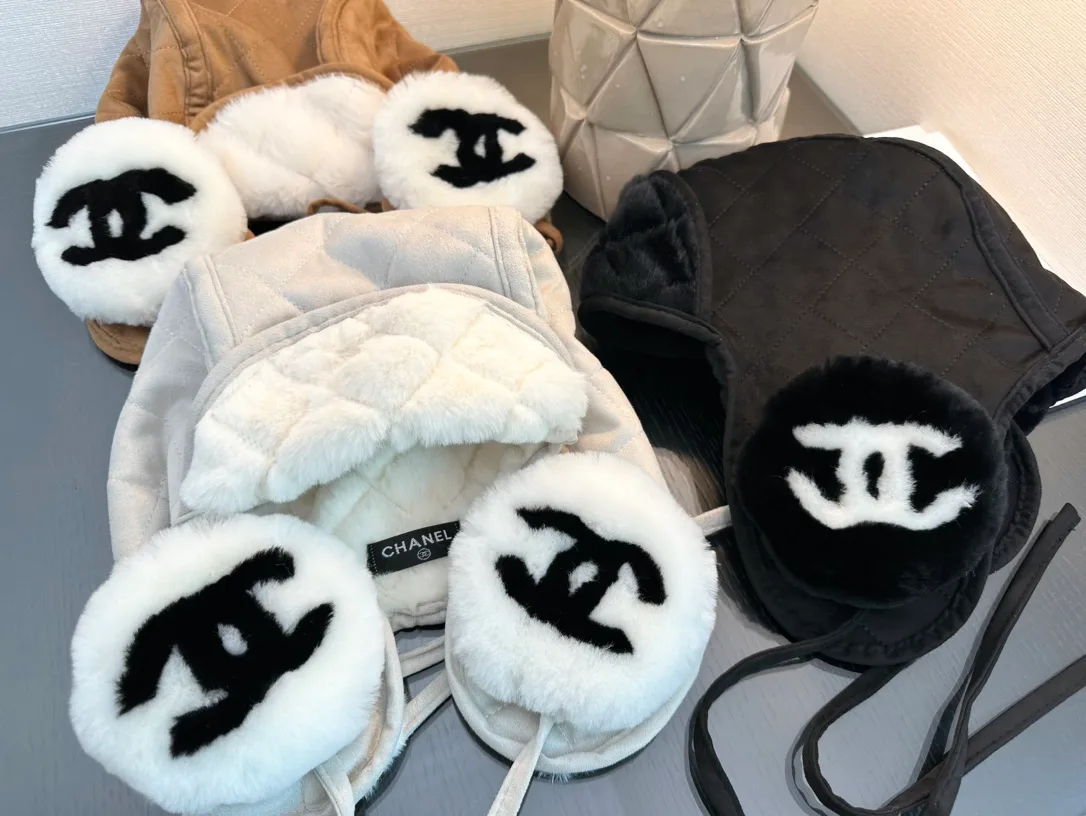 Hats CHANEL 18347637