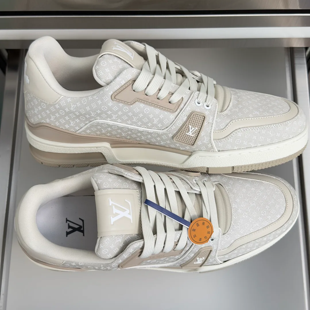 Women's Sneakers LOUIS VUITTON 18092949