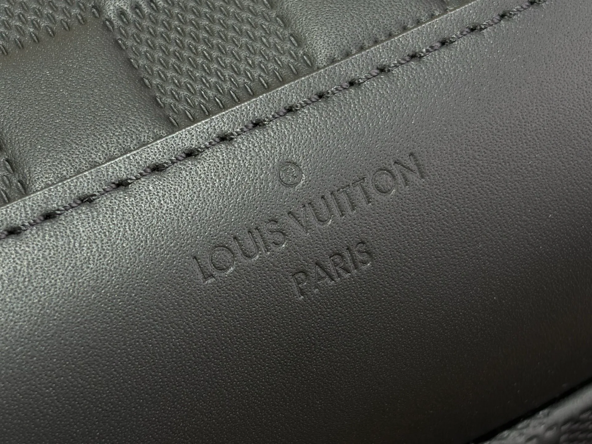 Барсетки Мужские Louis Vuitton 18644352