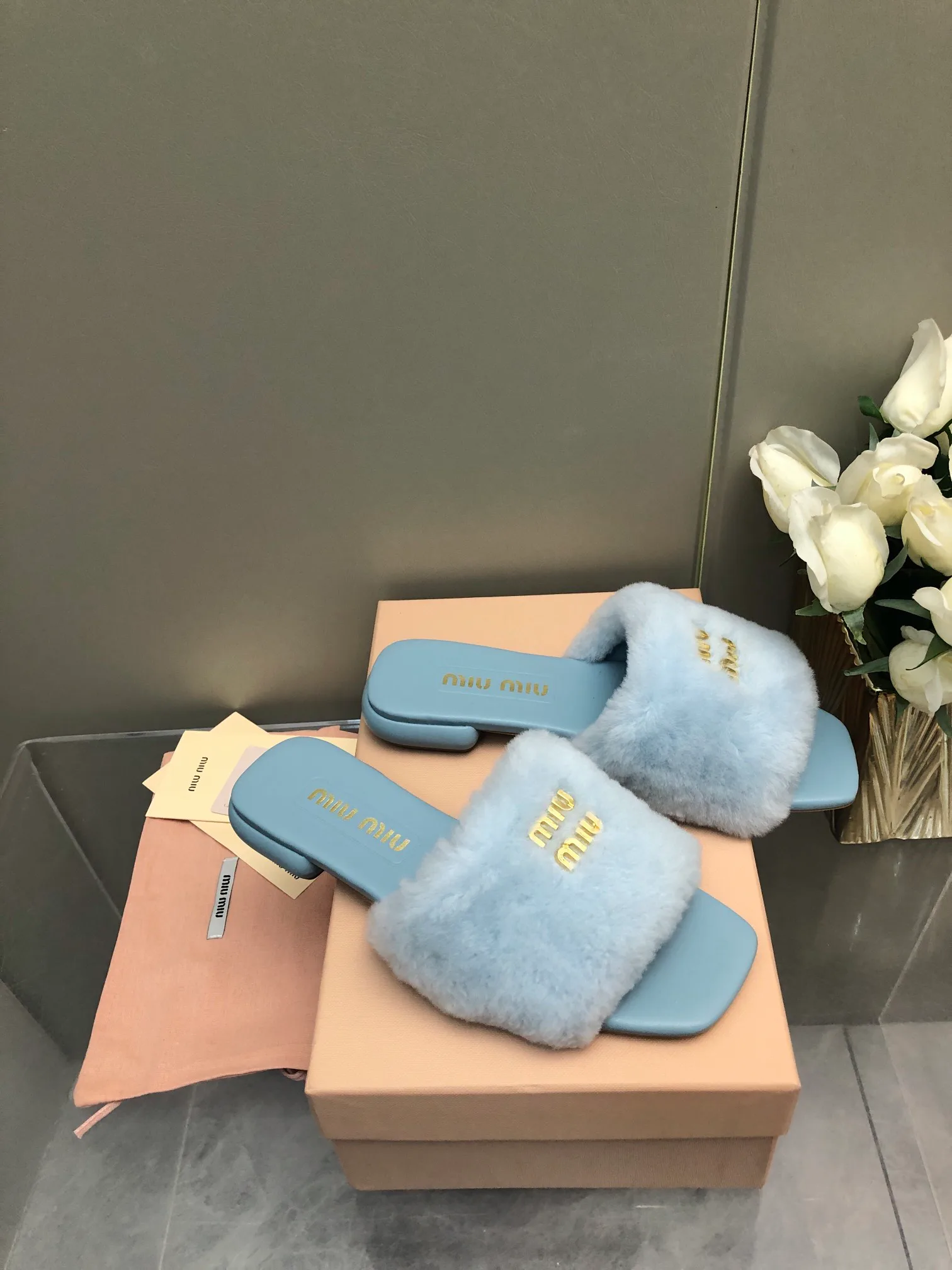 Women's Slippers MIU MIU 18005815