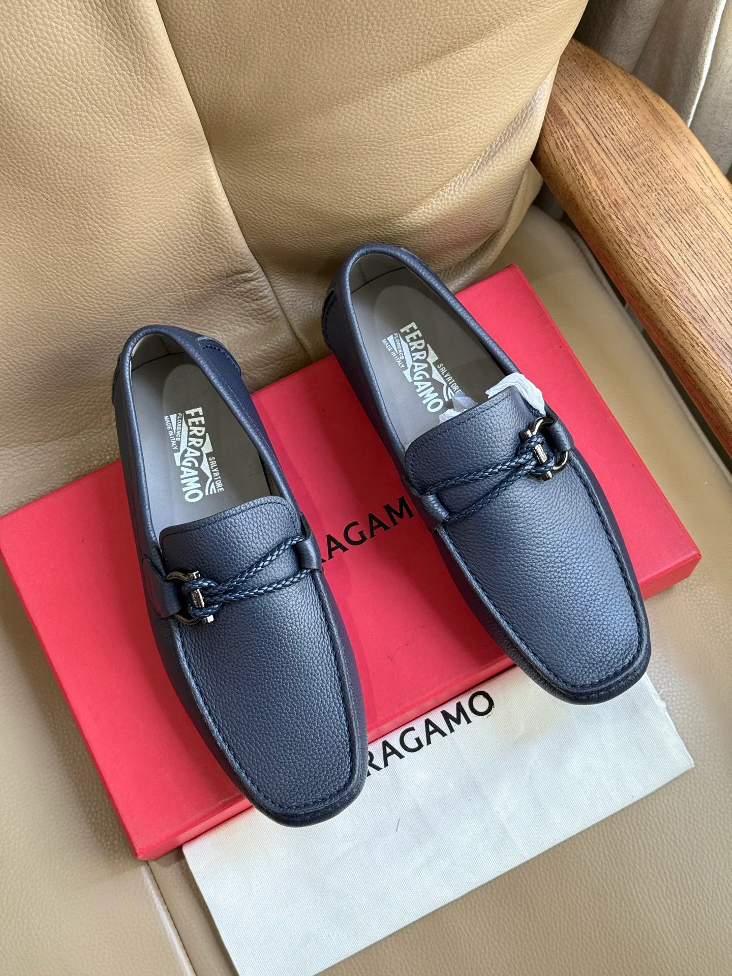 Men's Loafers And Dress Shoes SALVATORE FERRAGAMO 18117109