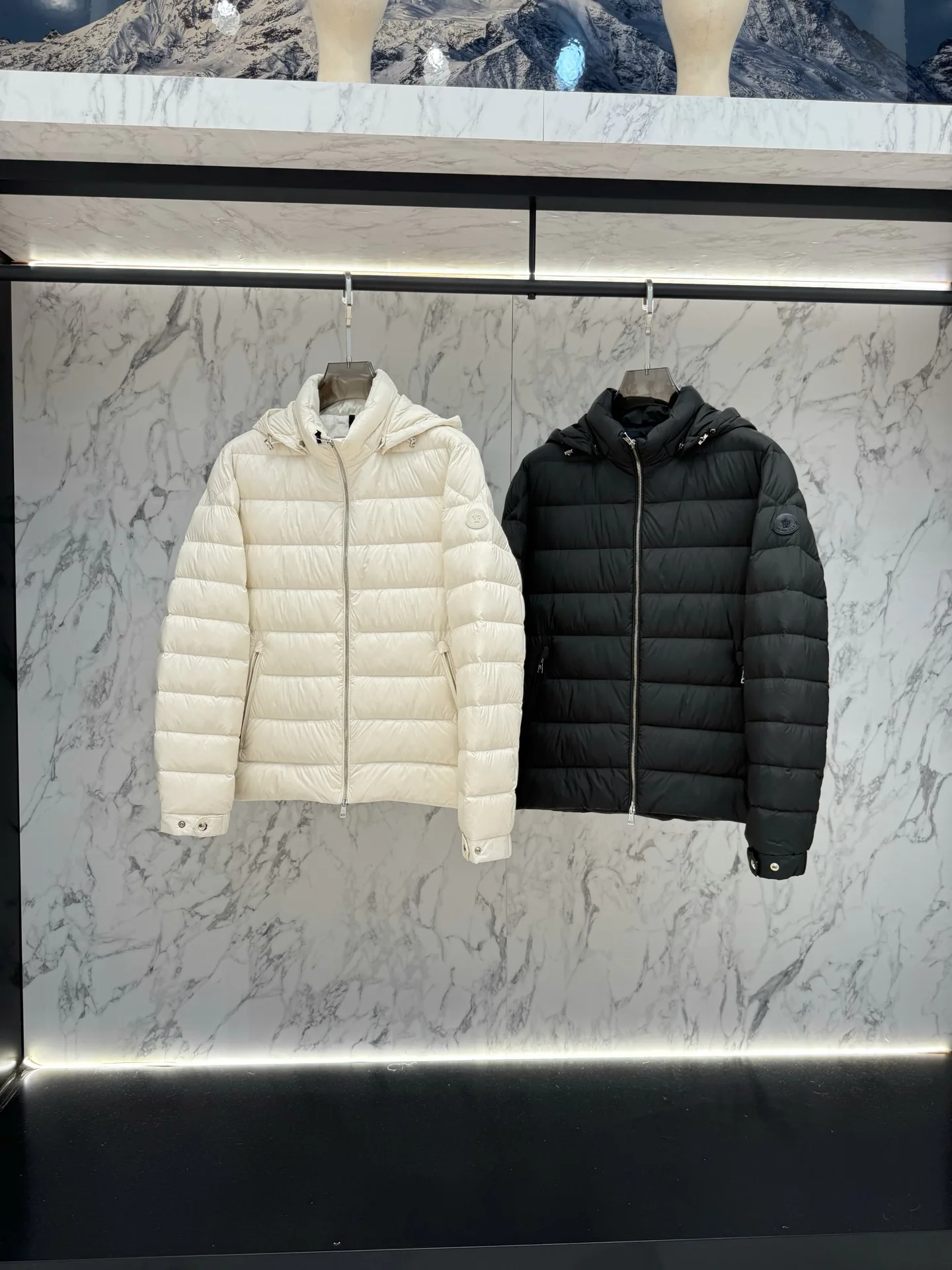 Men's Jackets And Down Jackets MONCLER 17809000