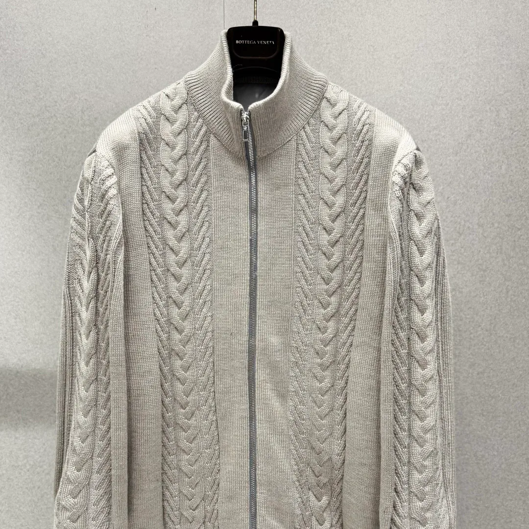 Men's Jumpers And Sweaters LORO PIANA 18174104