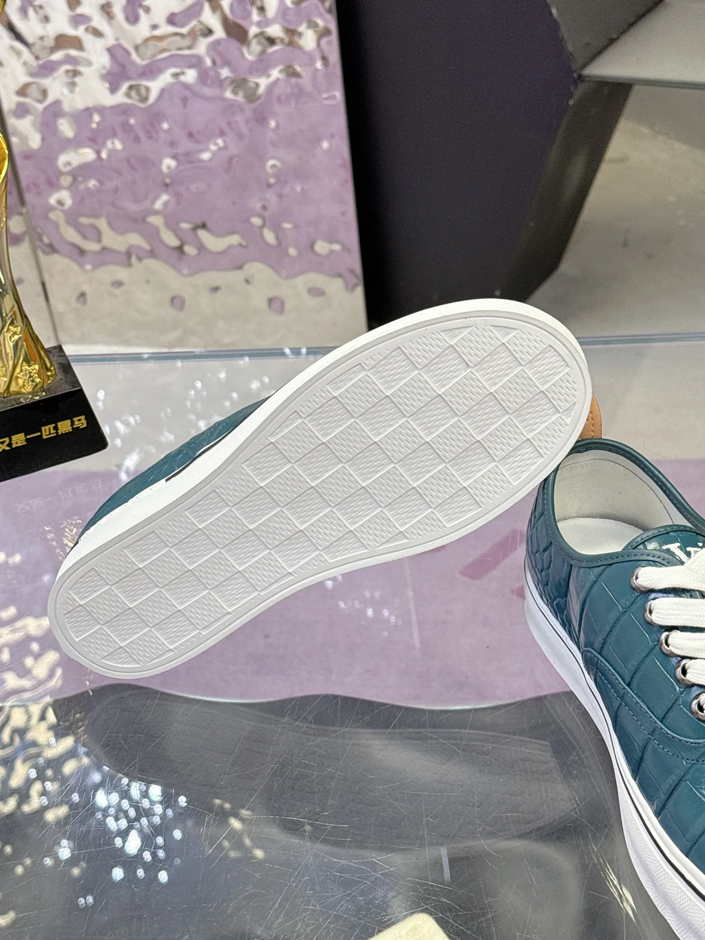 Men's Sneakers LOUIS VUITTON 17930915