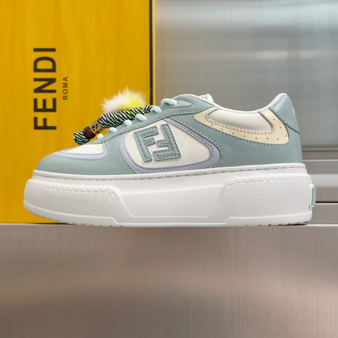 Women's Sneakers FENDI 17950680