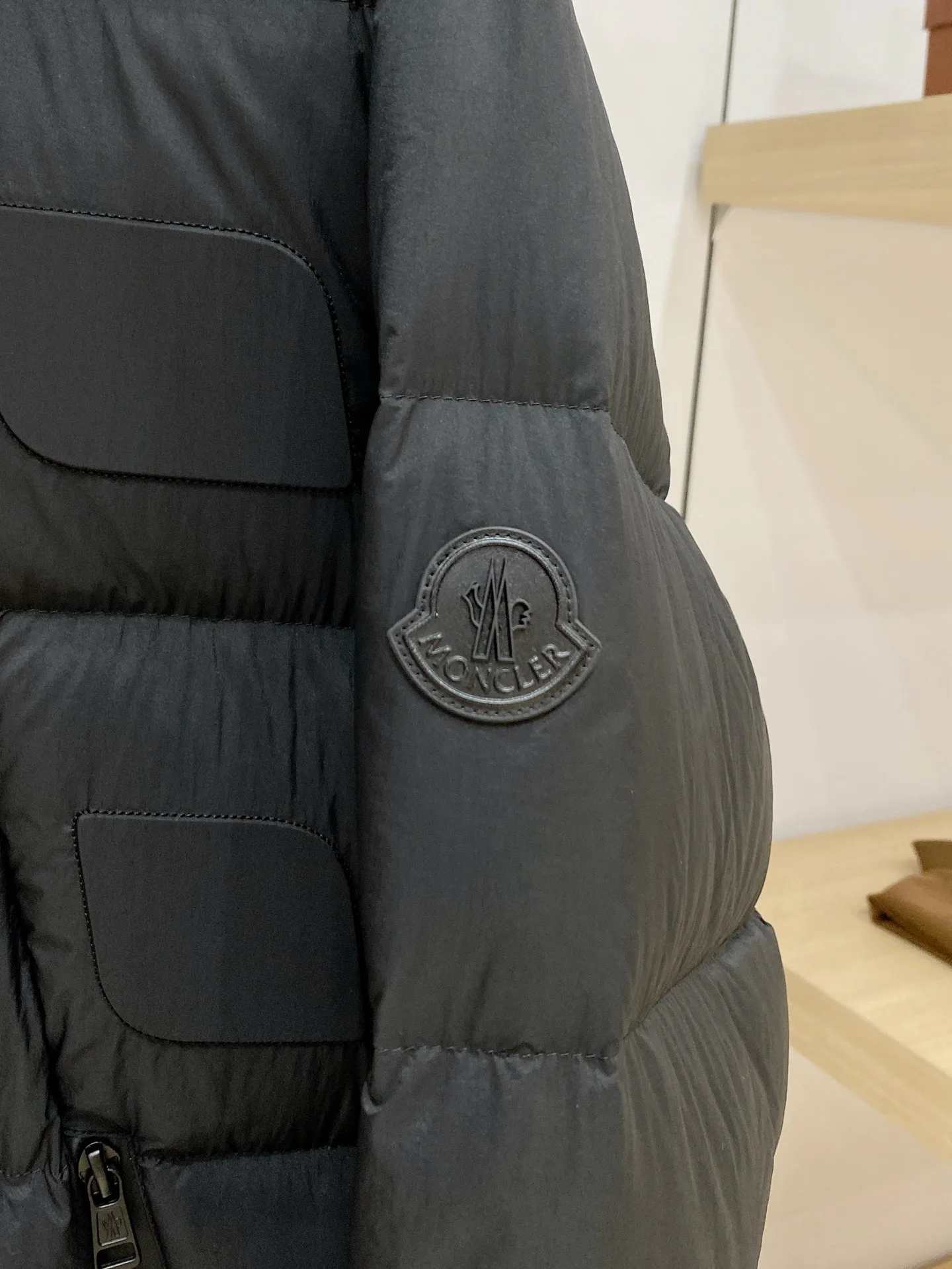 Women's Jackets And Down Jackets MONCLER 18284763