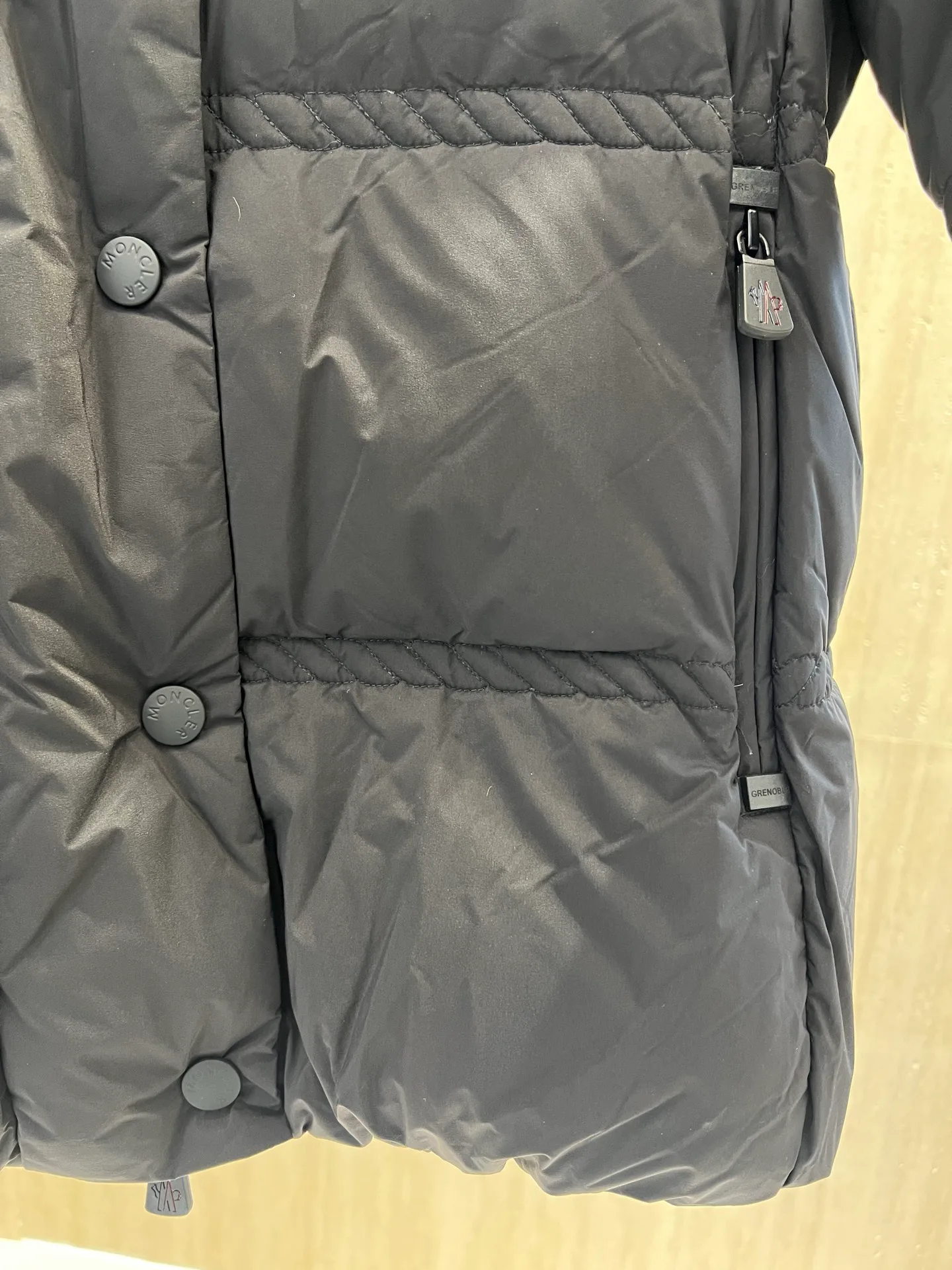 Men's Jackets And Down Jackets MONCLER 18231504