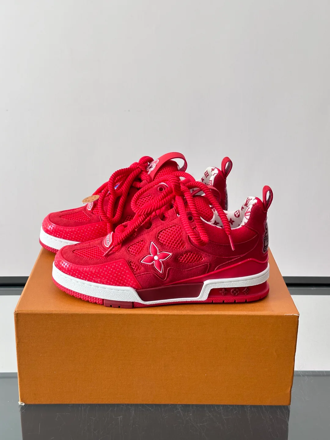 Women's Sneakers LOUIS VUITTON 17588549