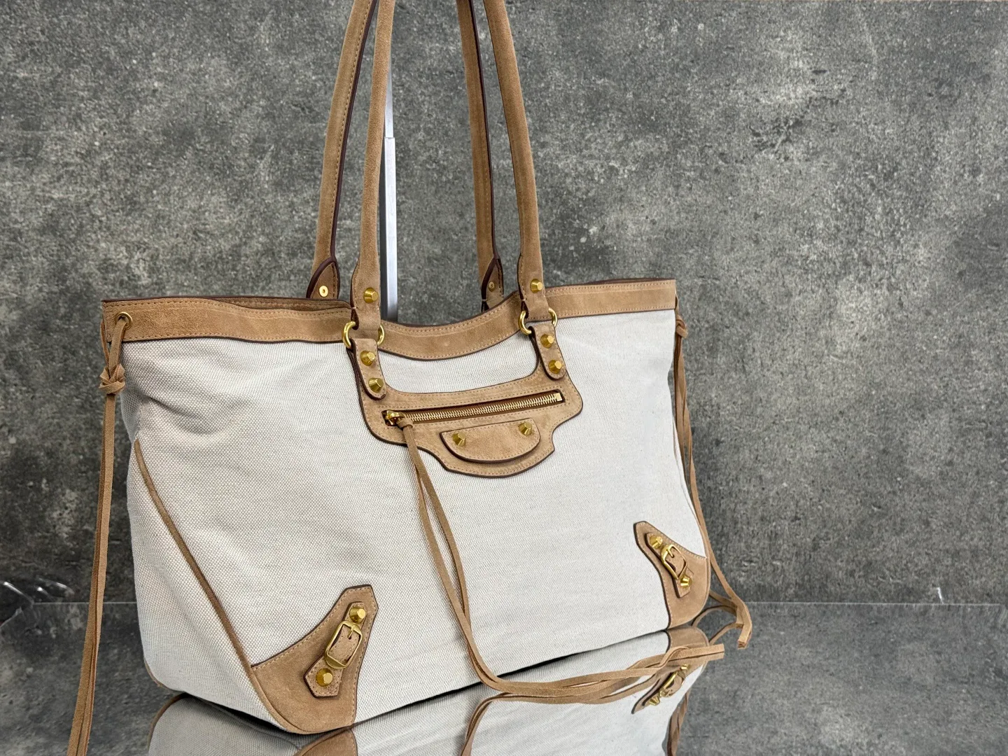 Классические Сумки Женские Balenciaga 18608587