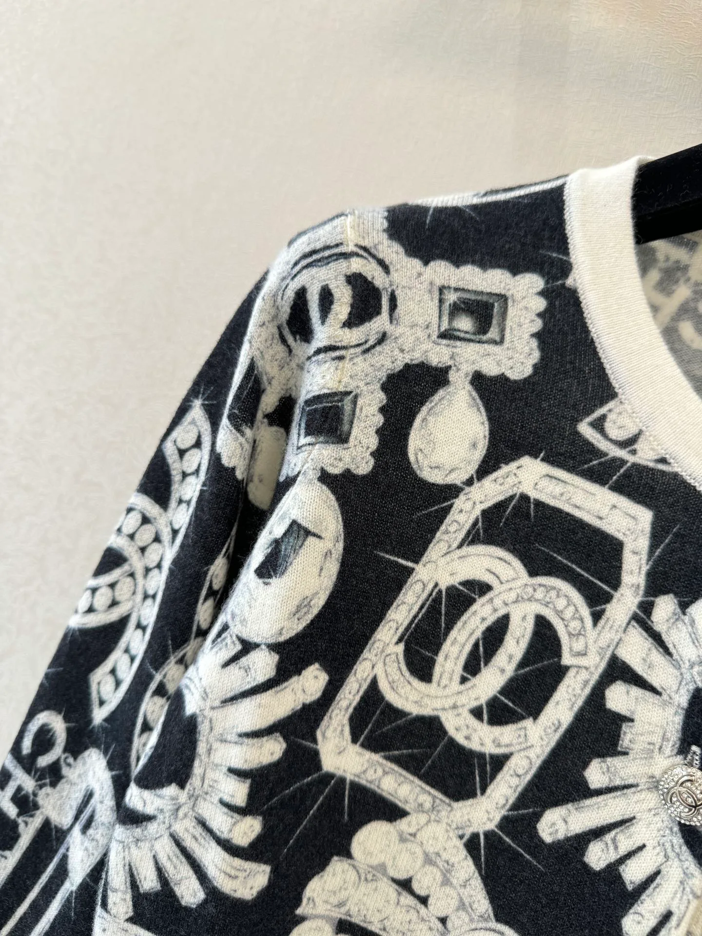 Women's Jumpers And Sweaters CHANEL 18137800