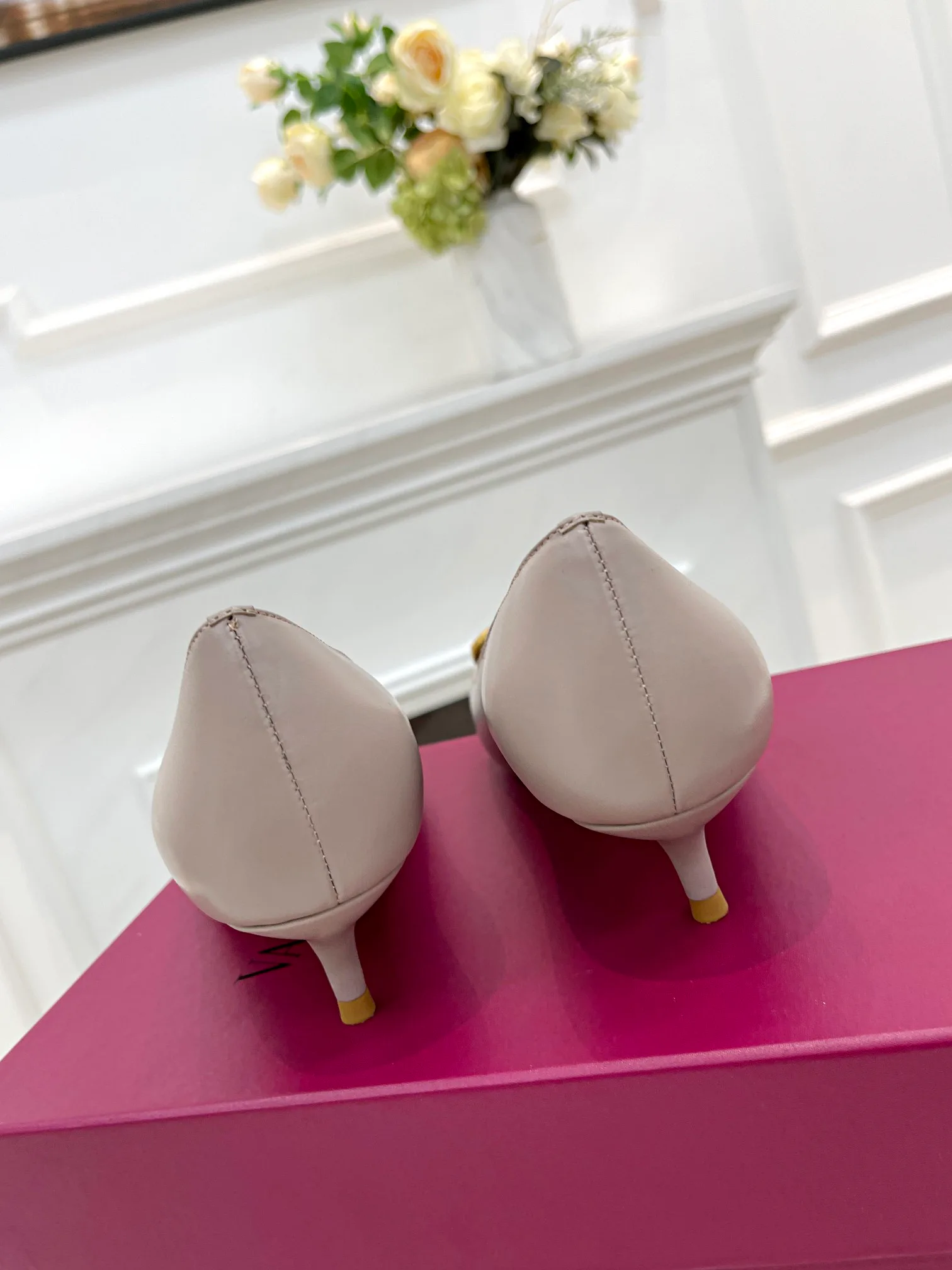 Women's Heels VALENTINO 17956840