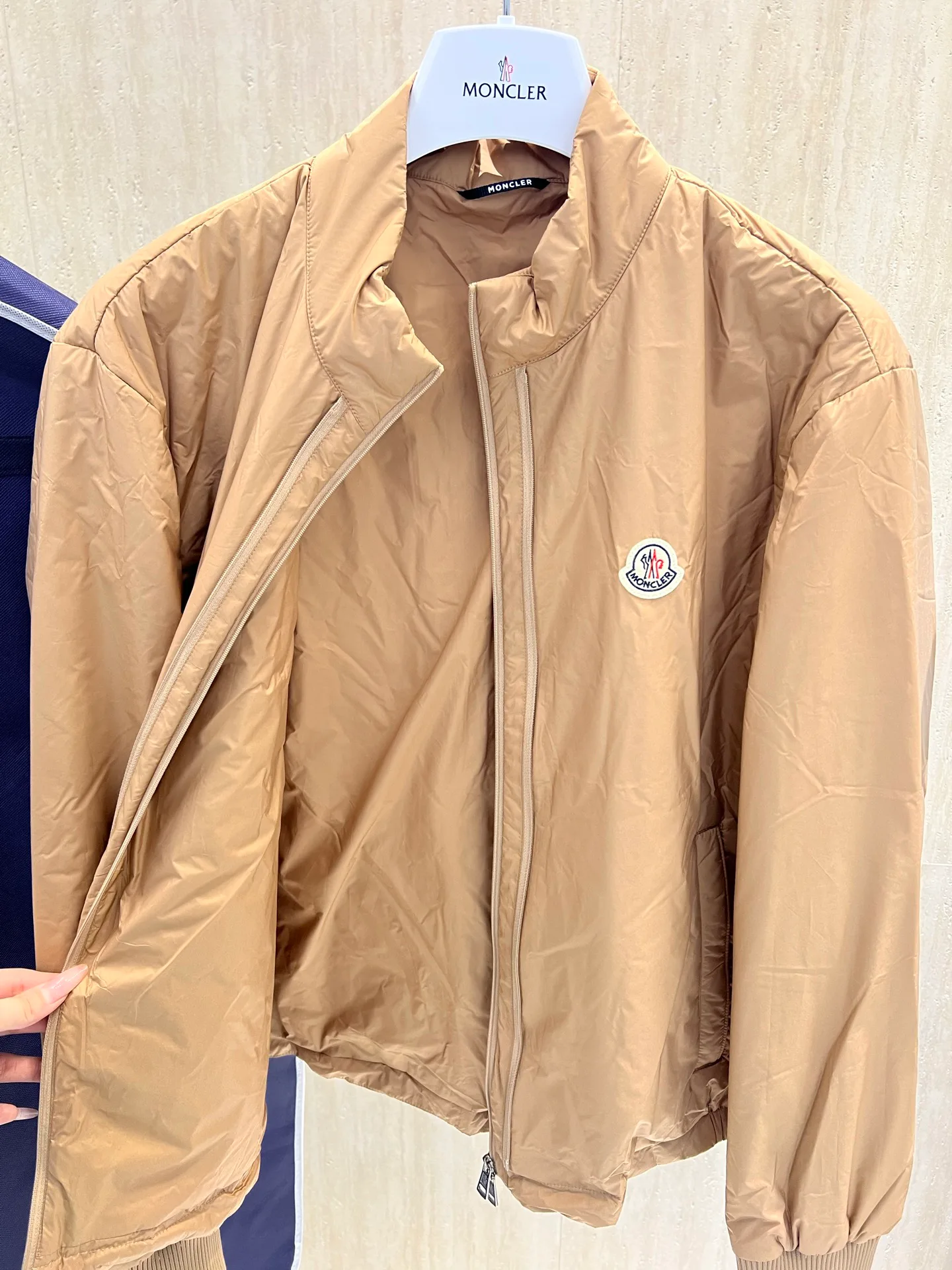 Women's Jackets And Down Jackets MONCLER 18264465