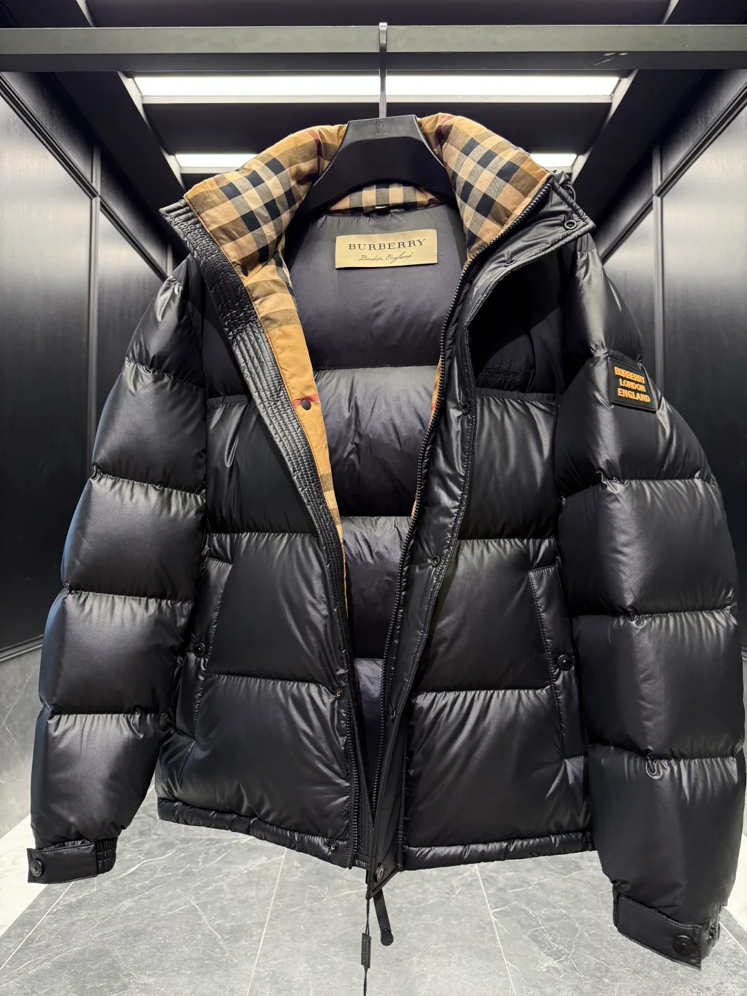 Men's Jackets And Down Jackets BURBERRY 18030050