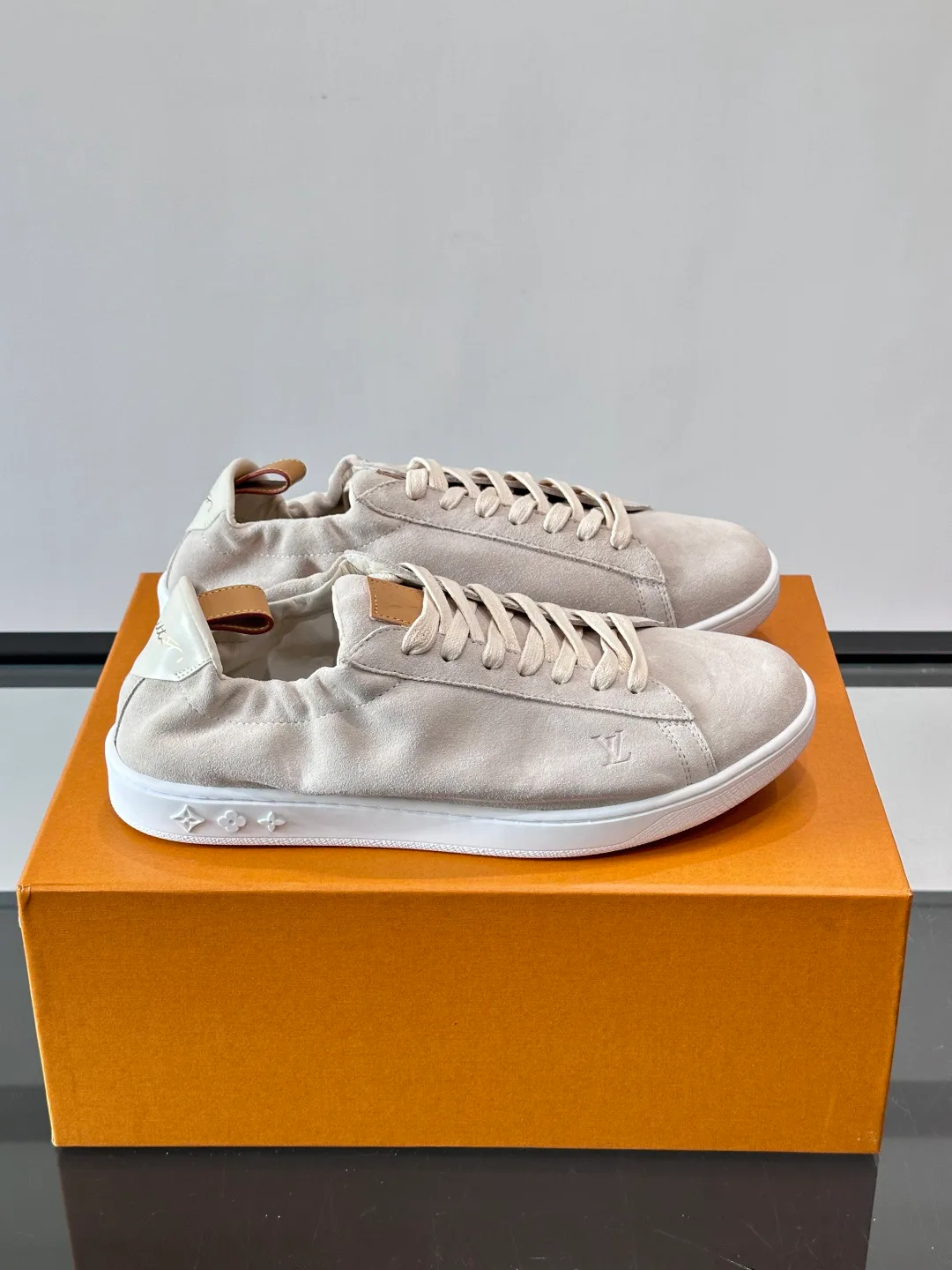 Men's Sneakers LOUIS VUITTON 18263695