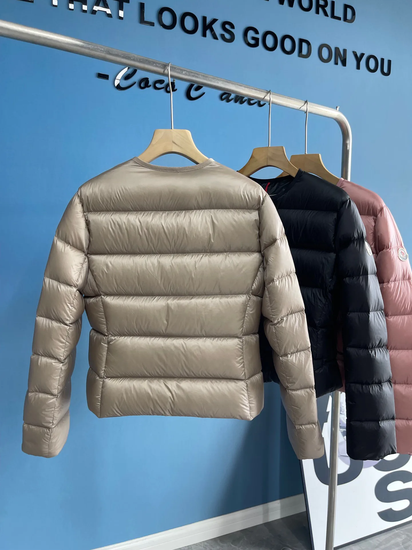 Women's Jackets And Down Jackets MONCLER 18188927