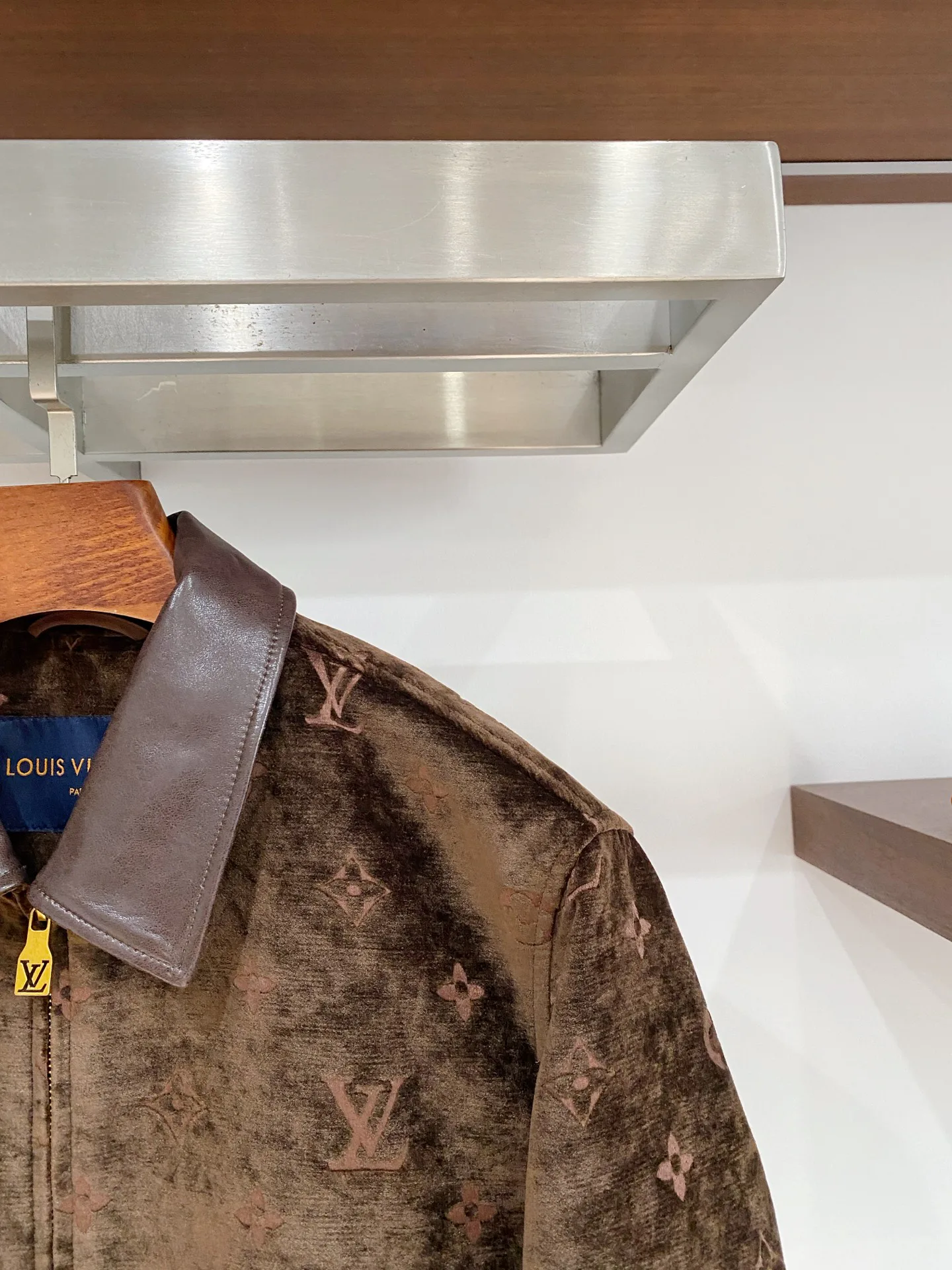 Men's Jackets And Down Jackets LOUIS VUITTON 17967069