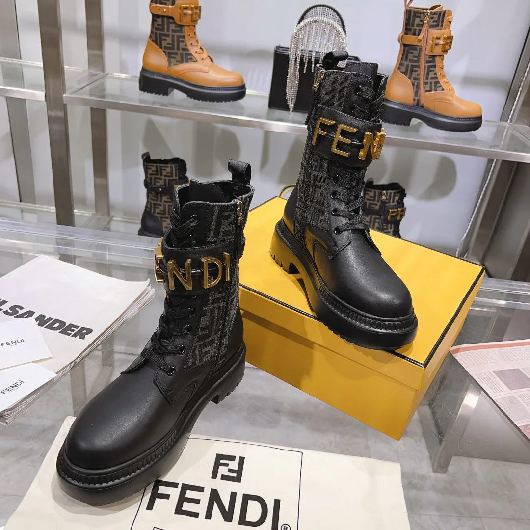Women's Ankle Boots FENDI 18264016