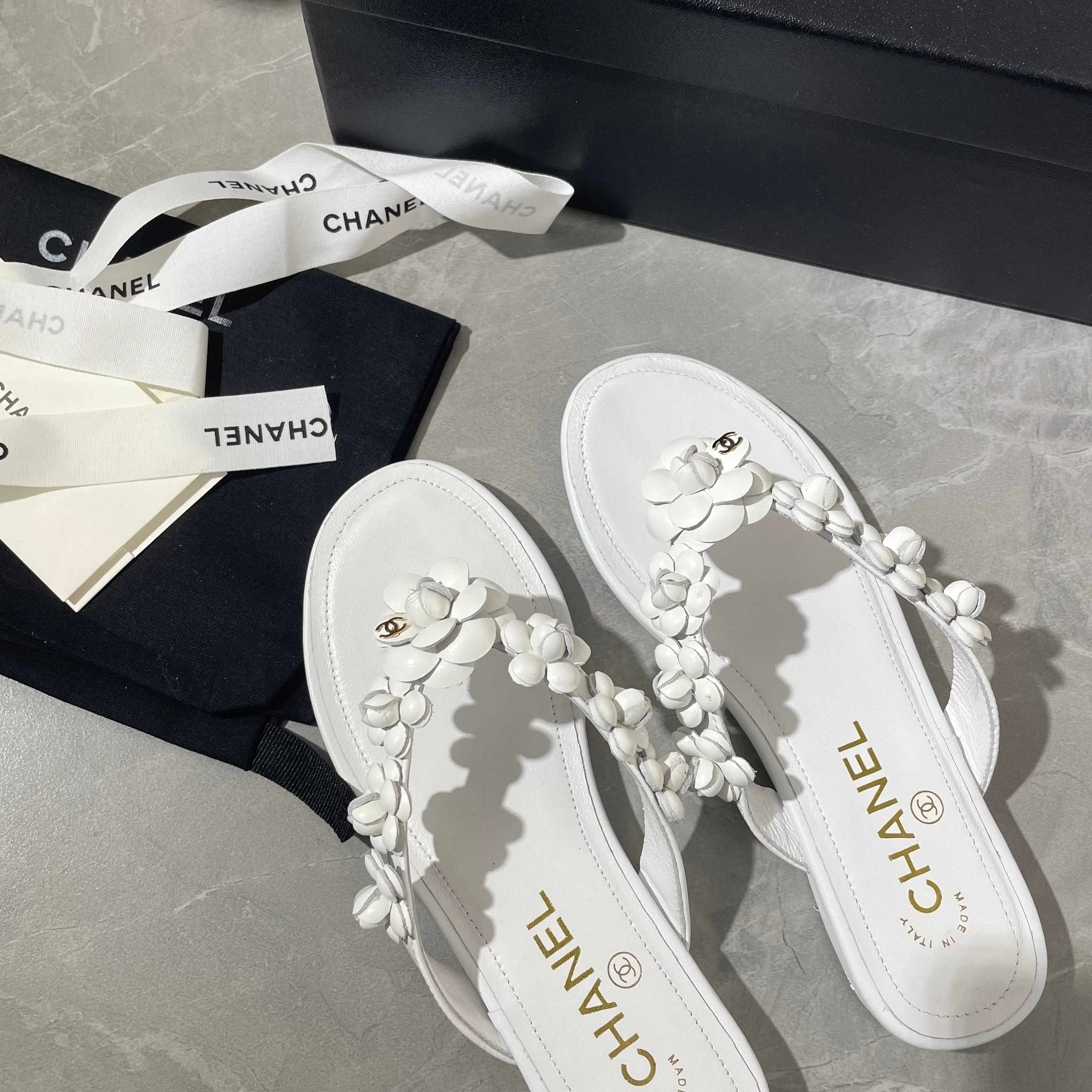 Women's Flip-Flops CHANEL 17947067