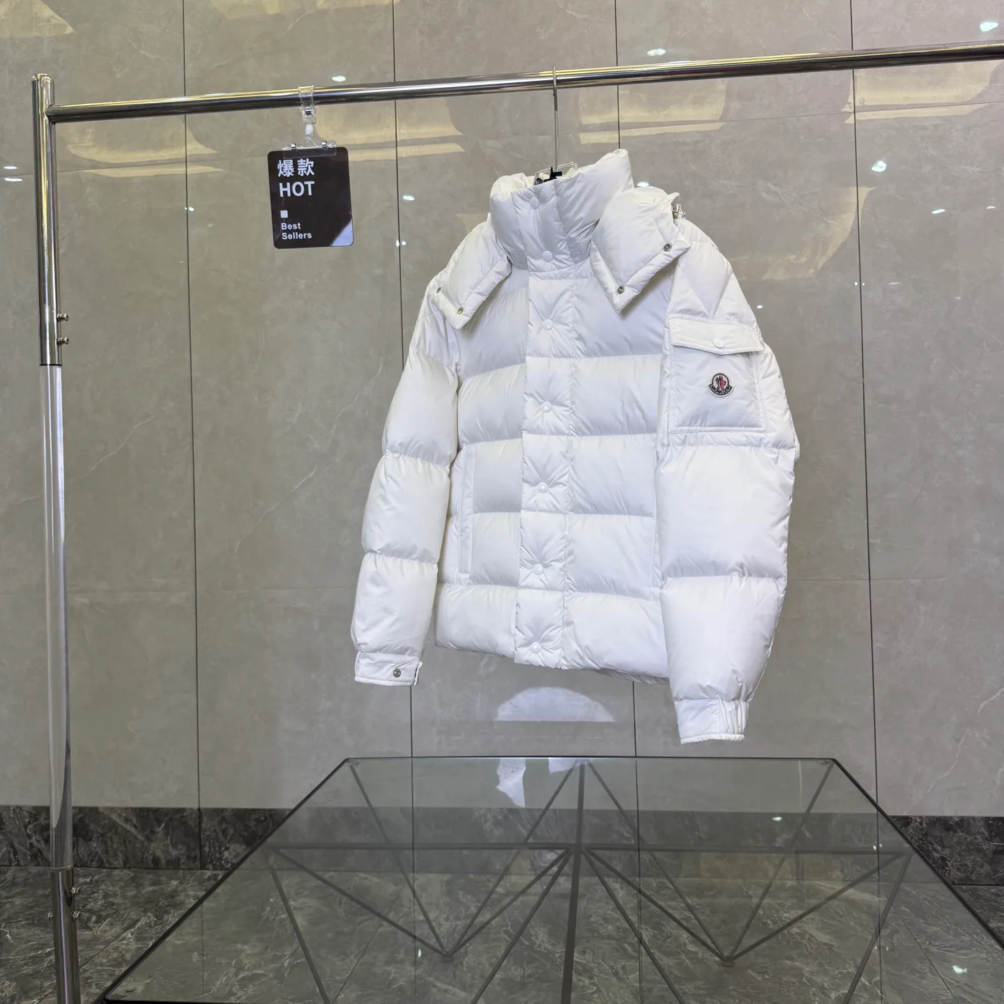 Women's Jackets And Down Jackets MONCLER 17949513