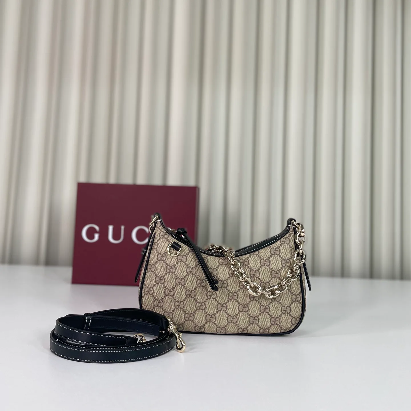 Women's Shoulder Bags GUCCI 18210747