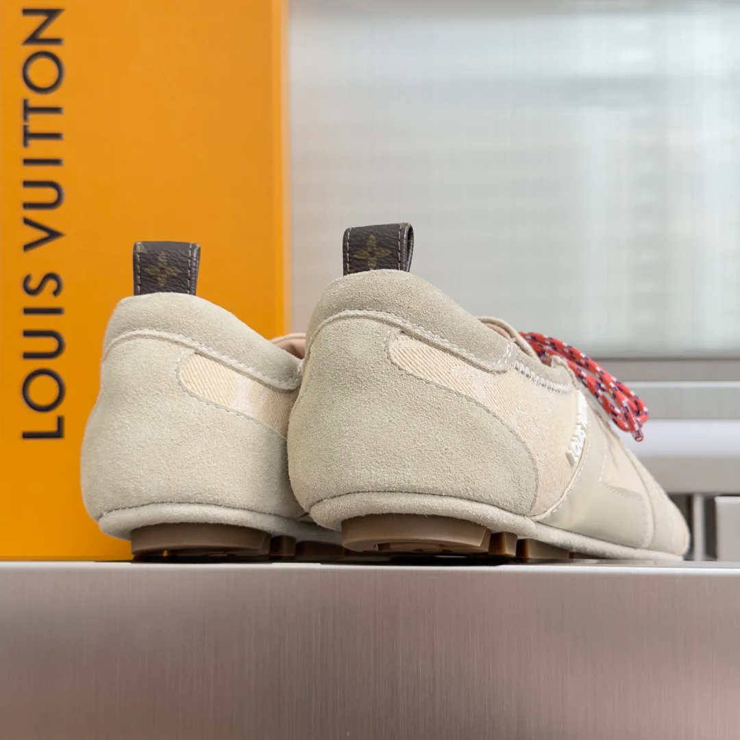 Women's Sneakers LOUIS VUITTON 17780705