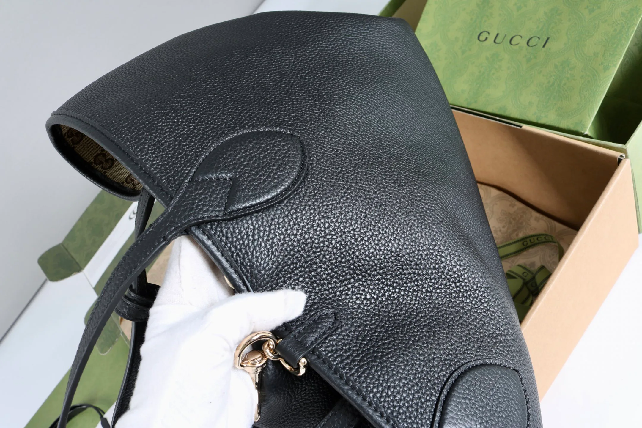 Women's Classic Handbags GUCCI 18404560