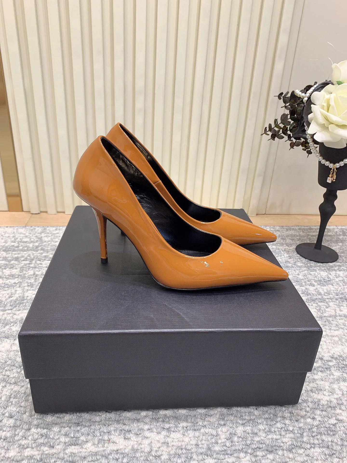 Women's Heels SAINT LAURENT 17431950