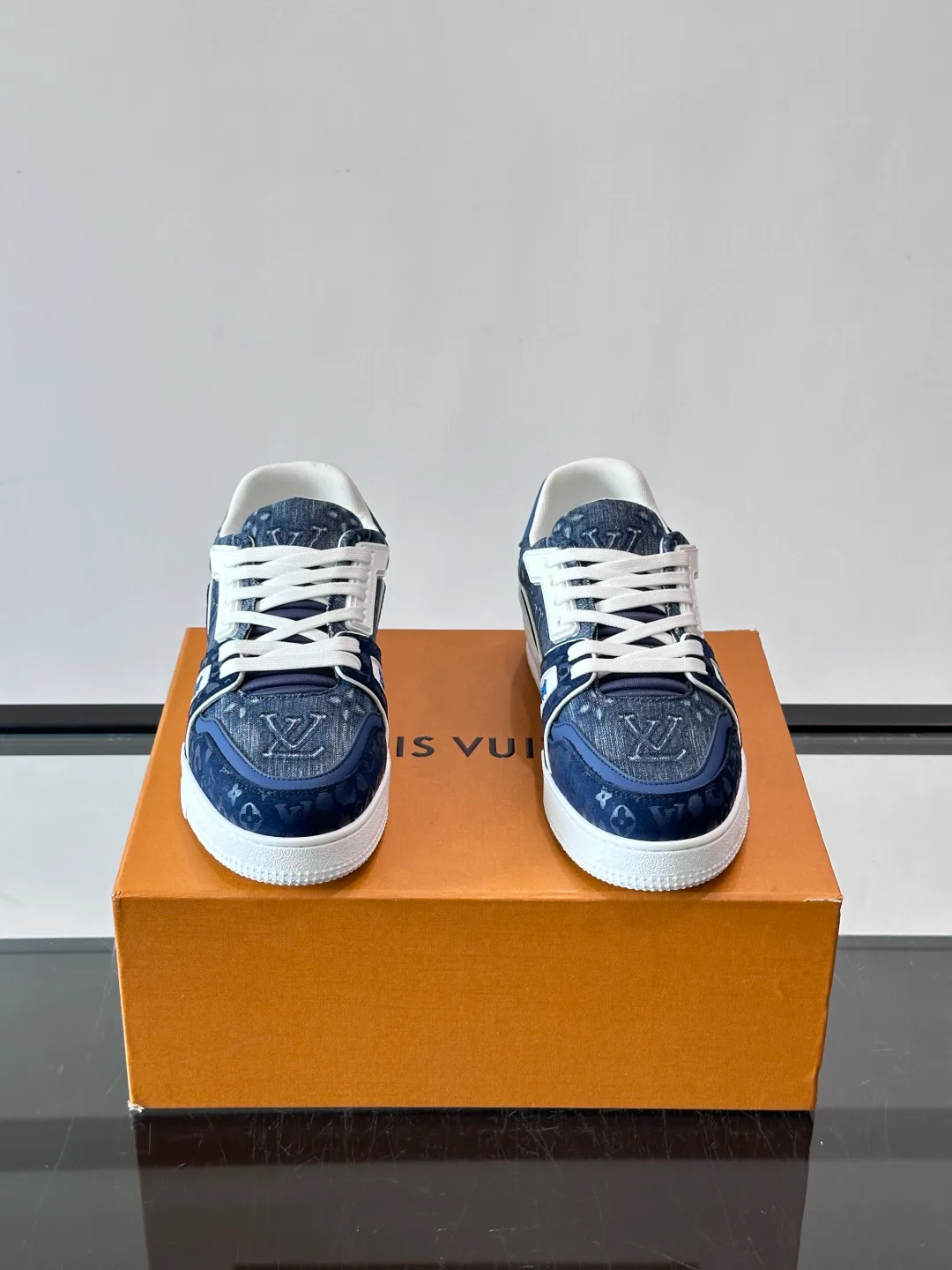 Men's Sneakers LOUIS VUITTON 17466867