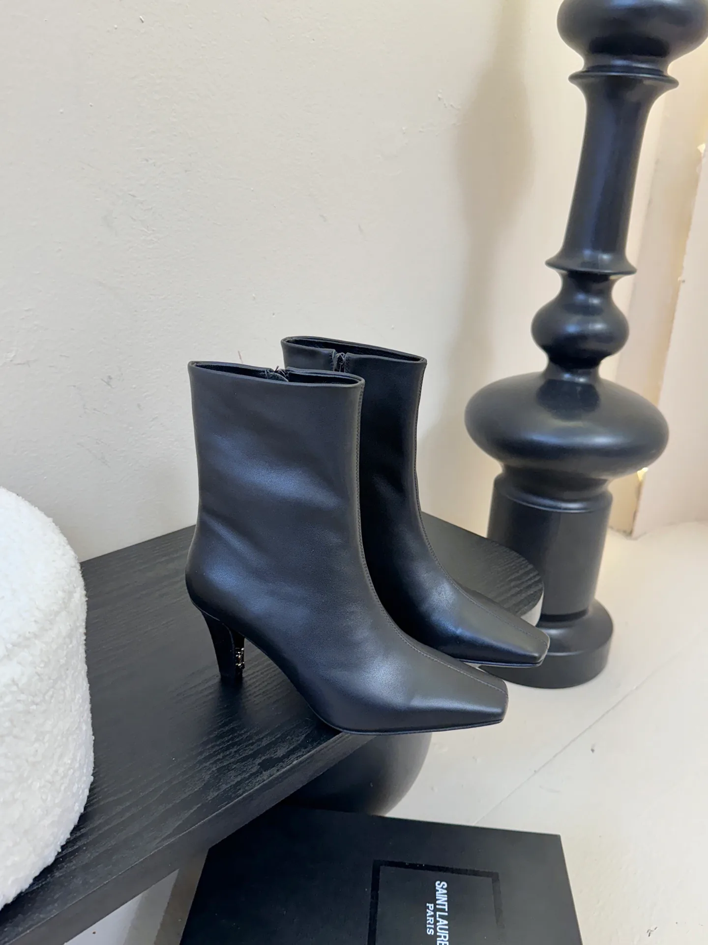 Women's Booties SAINT LAURENT 17802674