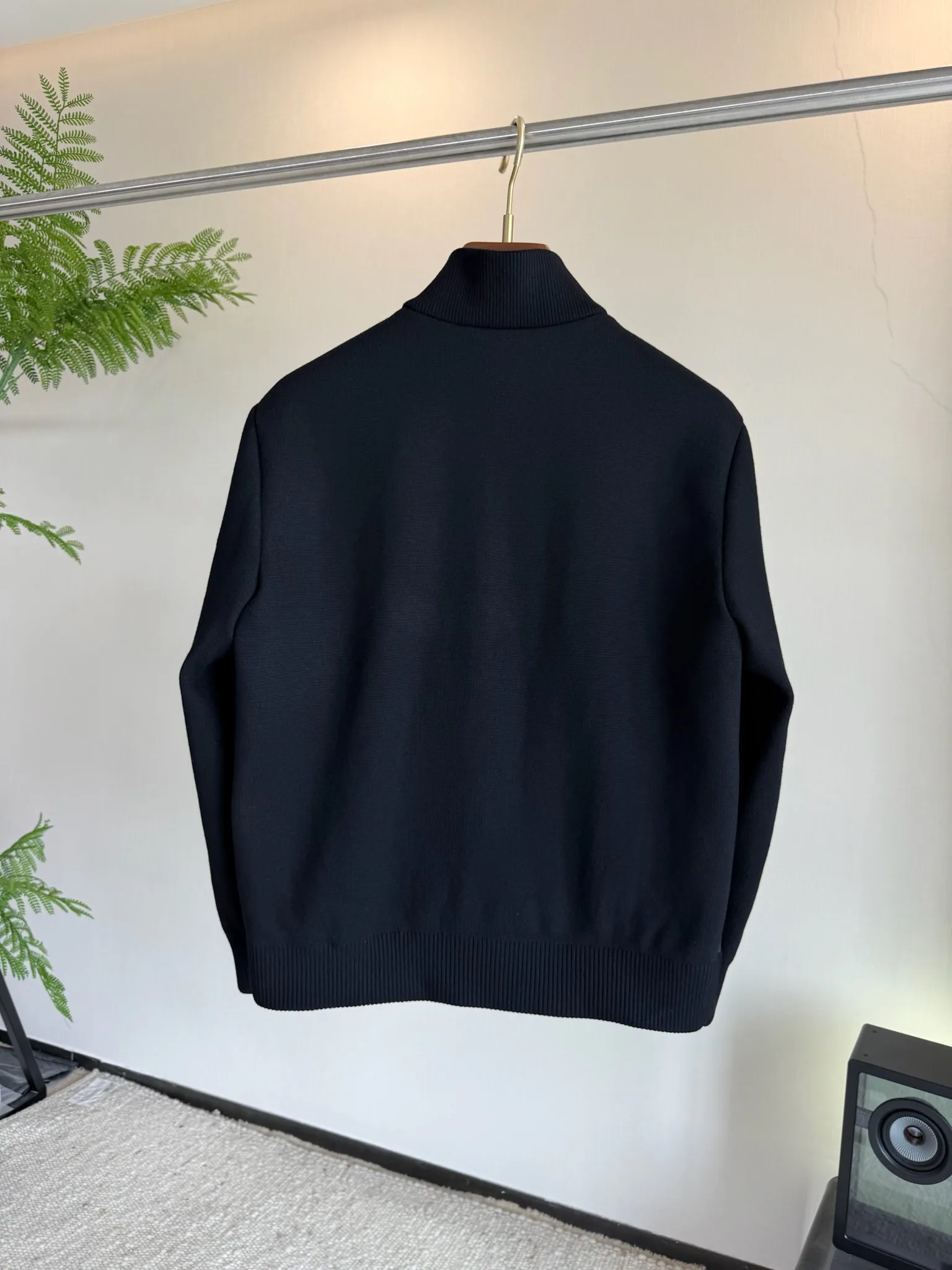 Men's Jackets And Down Jackets MONCLER 18084536