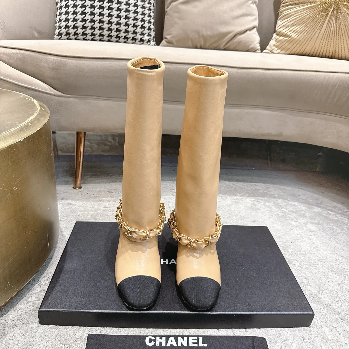 Women's Boots CHANEL 18154575