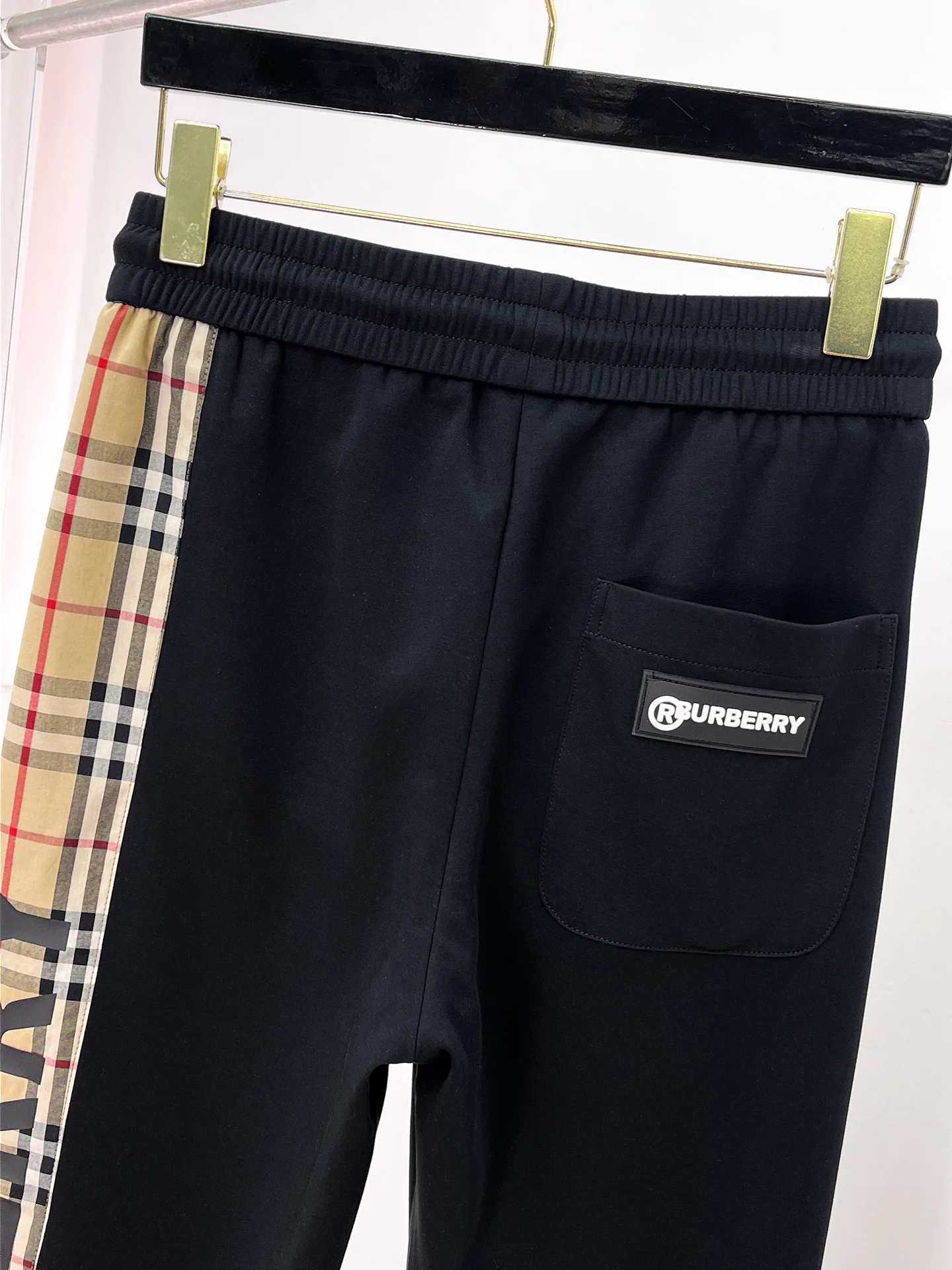 Men's Trousers BURBERRY 18399296