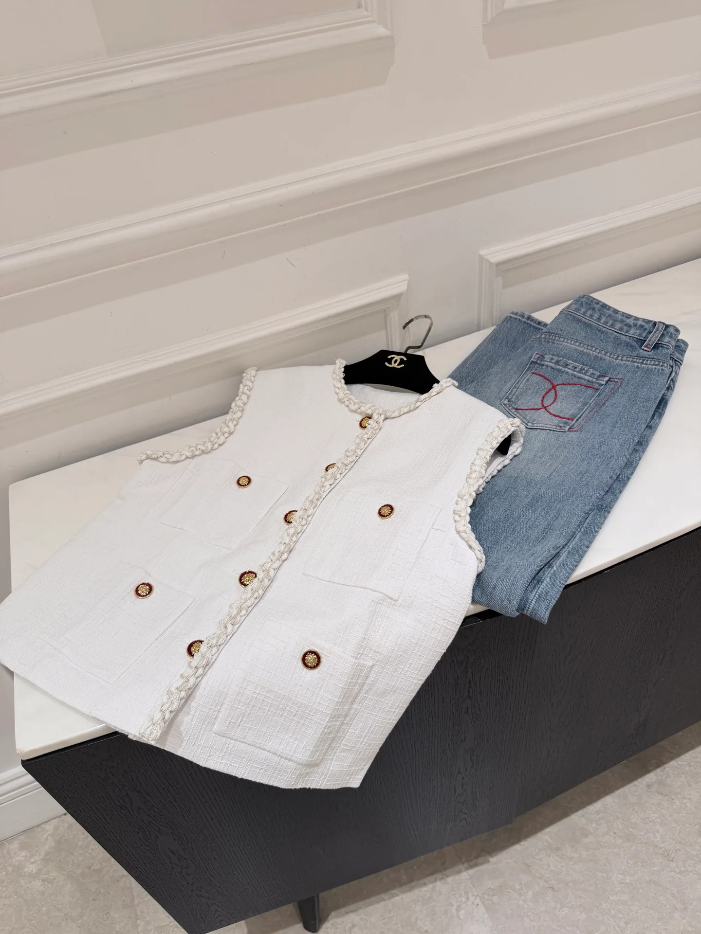 Women's Vests CHANEL 17801659